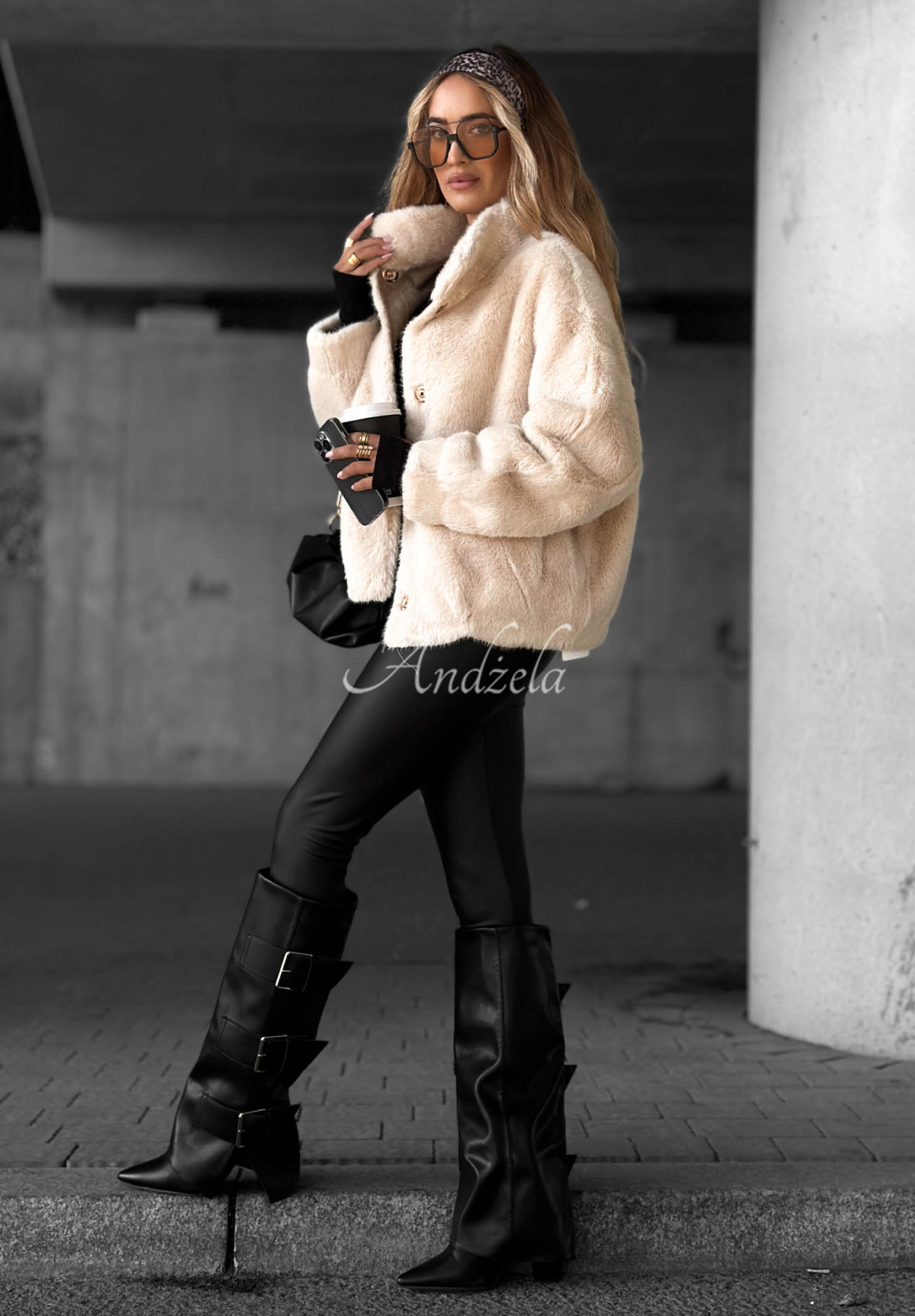 Kurze Felljacke Warm Wishes Beige