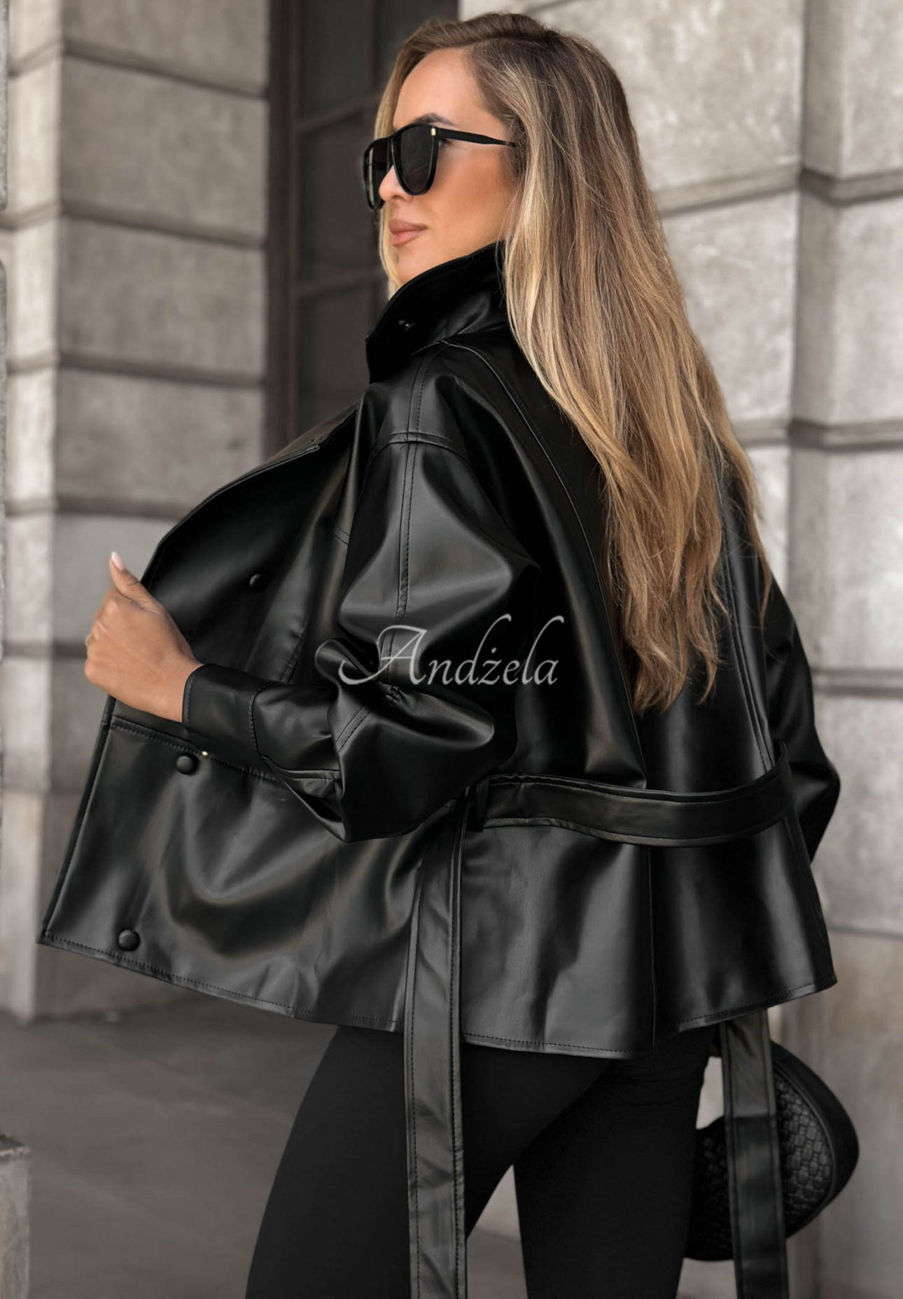 Kurzer Mantel aus Lederimitat mit Gürtel Lady Mist Schwarz