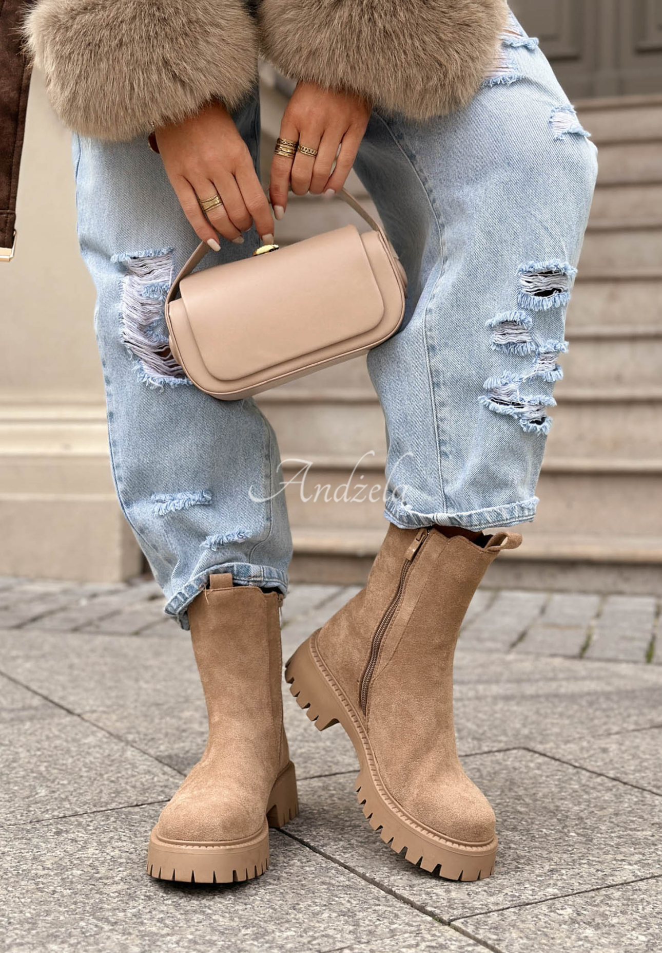 Stiefeletten aus Wildlederimitat Timeless Step Beige