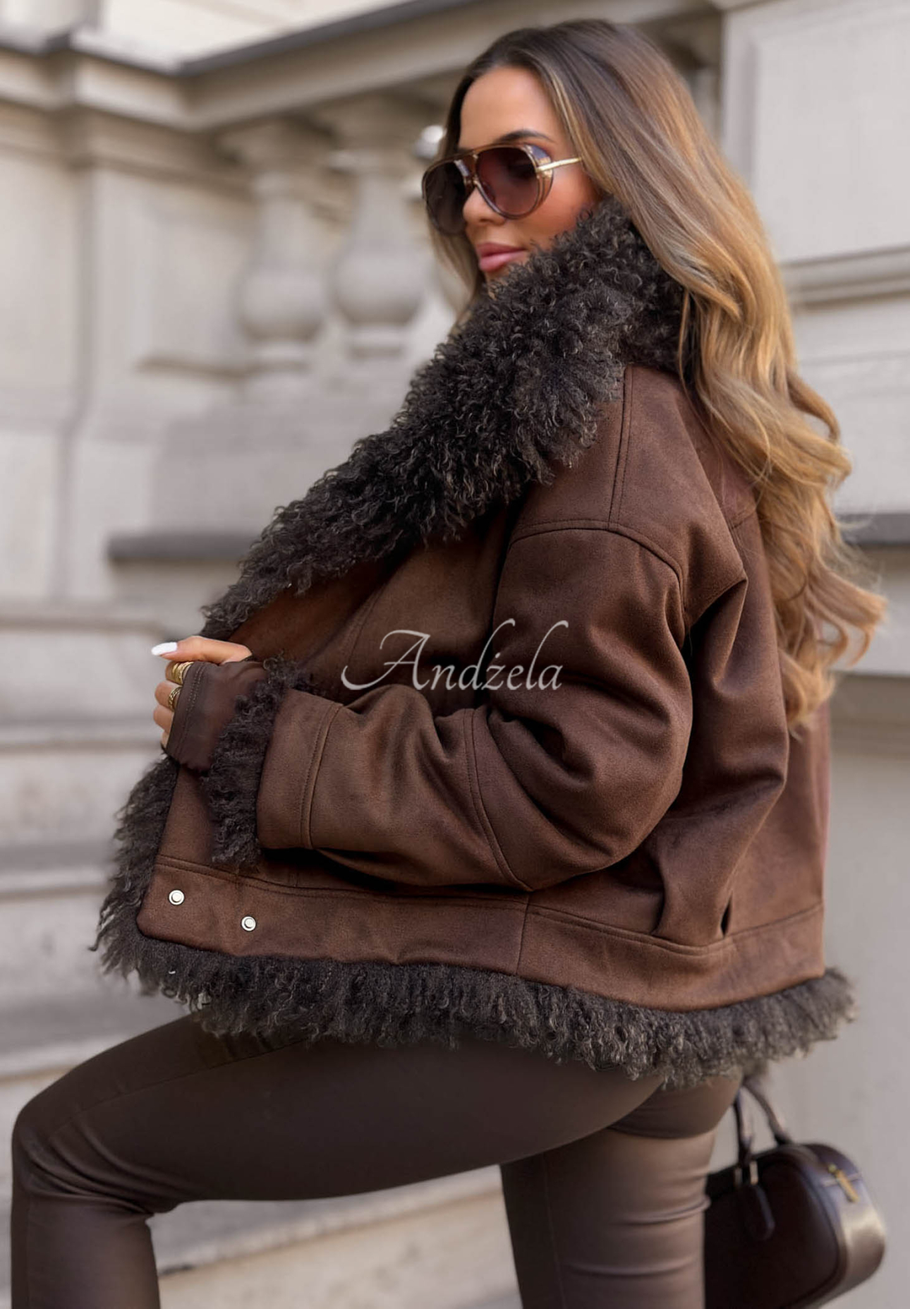 Wendbare Jacke aus Wildlederimitat mit Kunstfell Fluffy Charm Schokoladenbraun
