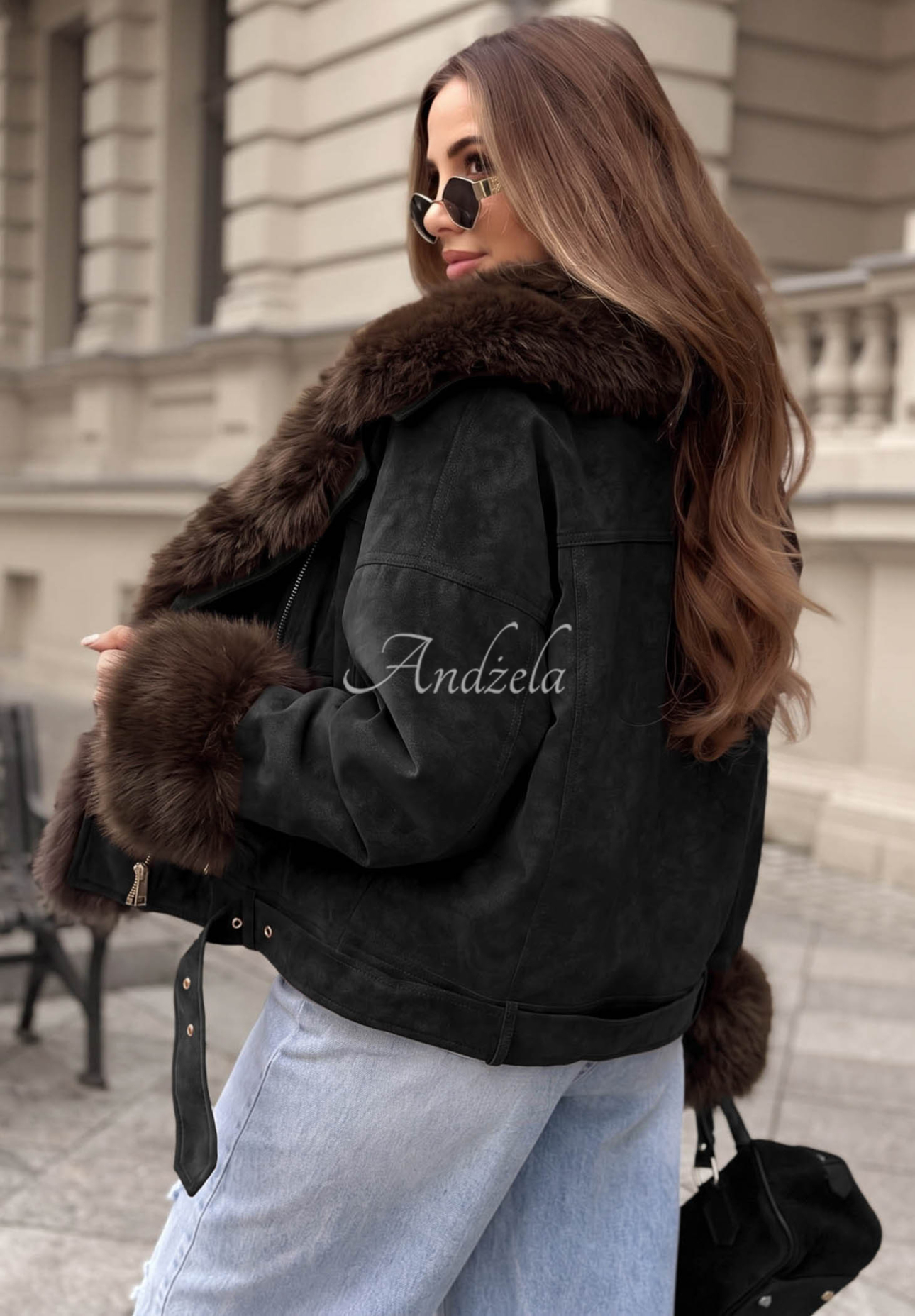 Kurze Jacke mit Fellimitat Golden Season Schwarz