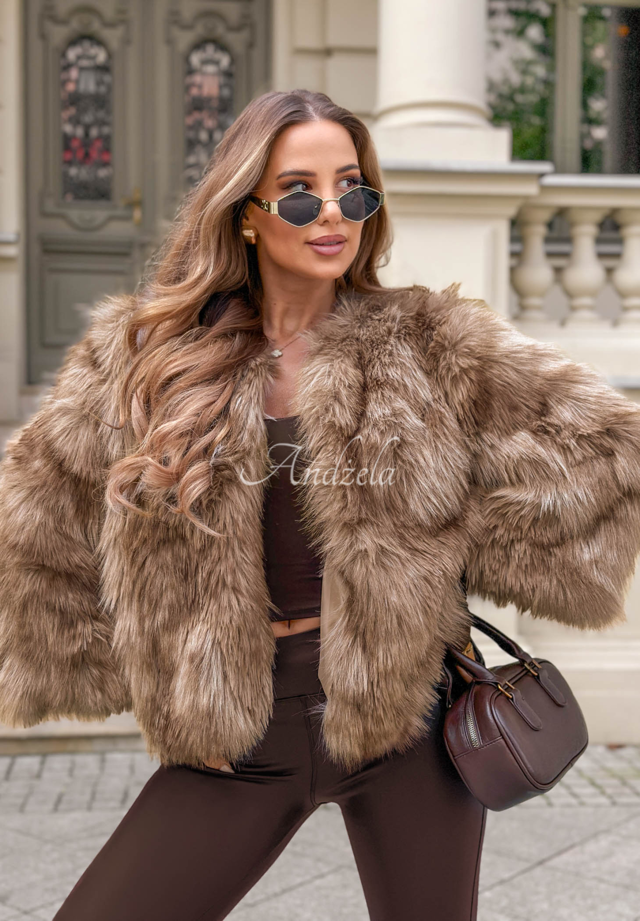 Kurze Jacke aus Lammfellimitat Autumn Ritual Beige