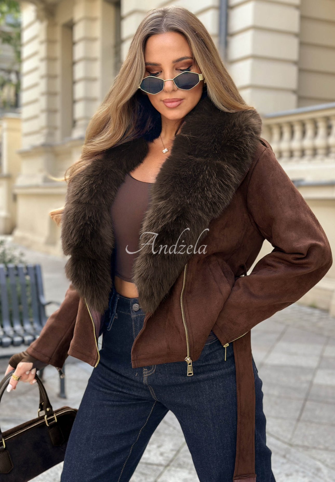 Kurze Jacke aus Wildlederimitat mit Kunstfell Cinnamon Mood Schokoladenbraun