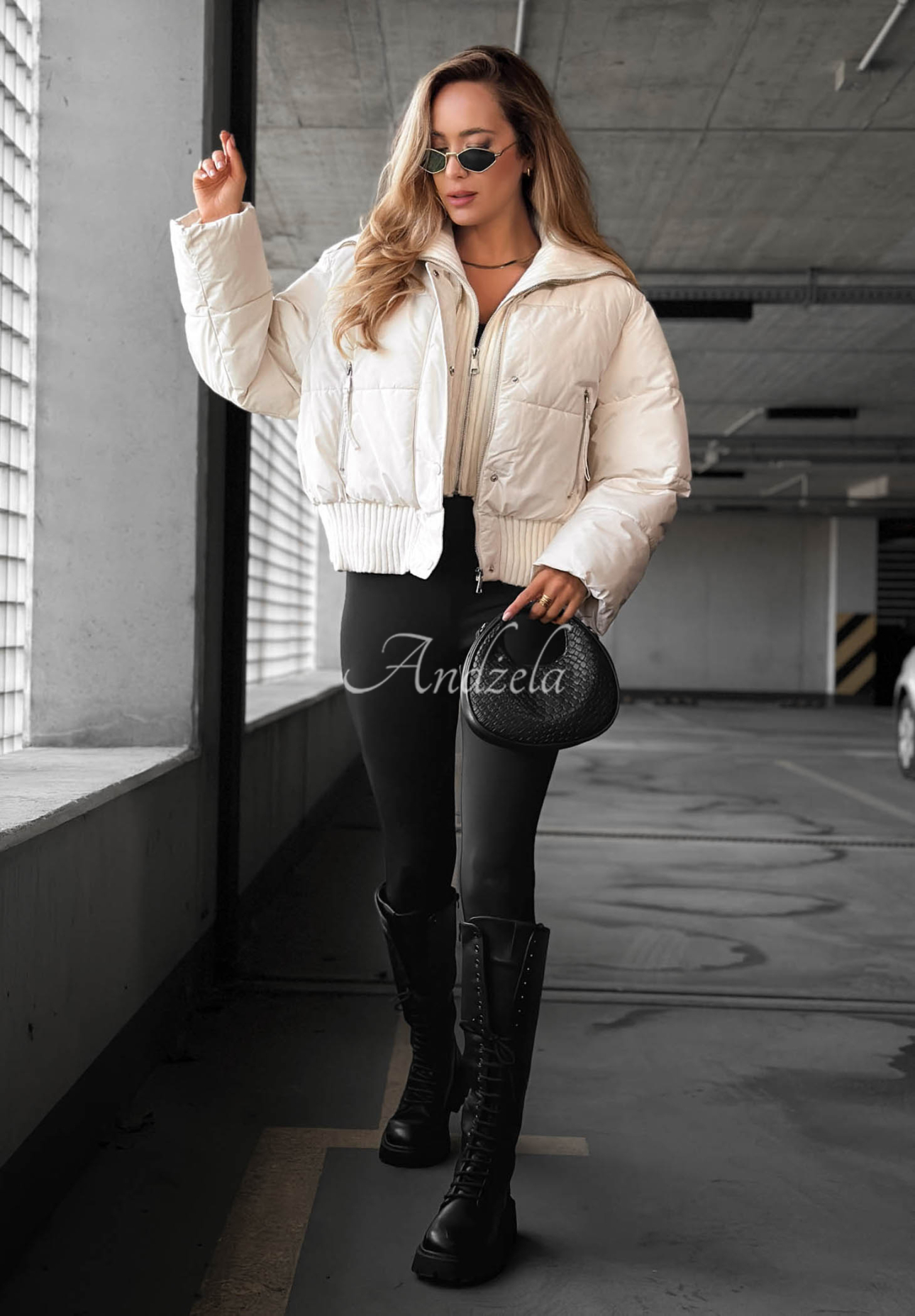 Kurze Steppjacke mit Stoffkragen Simple Layer Ecru