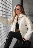 Krótka pikowana Jacke z materiałowym kołnierzem Simple Layer Ecru