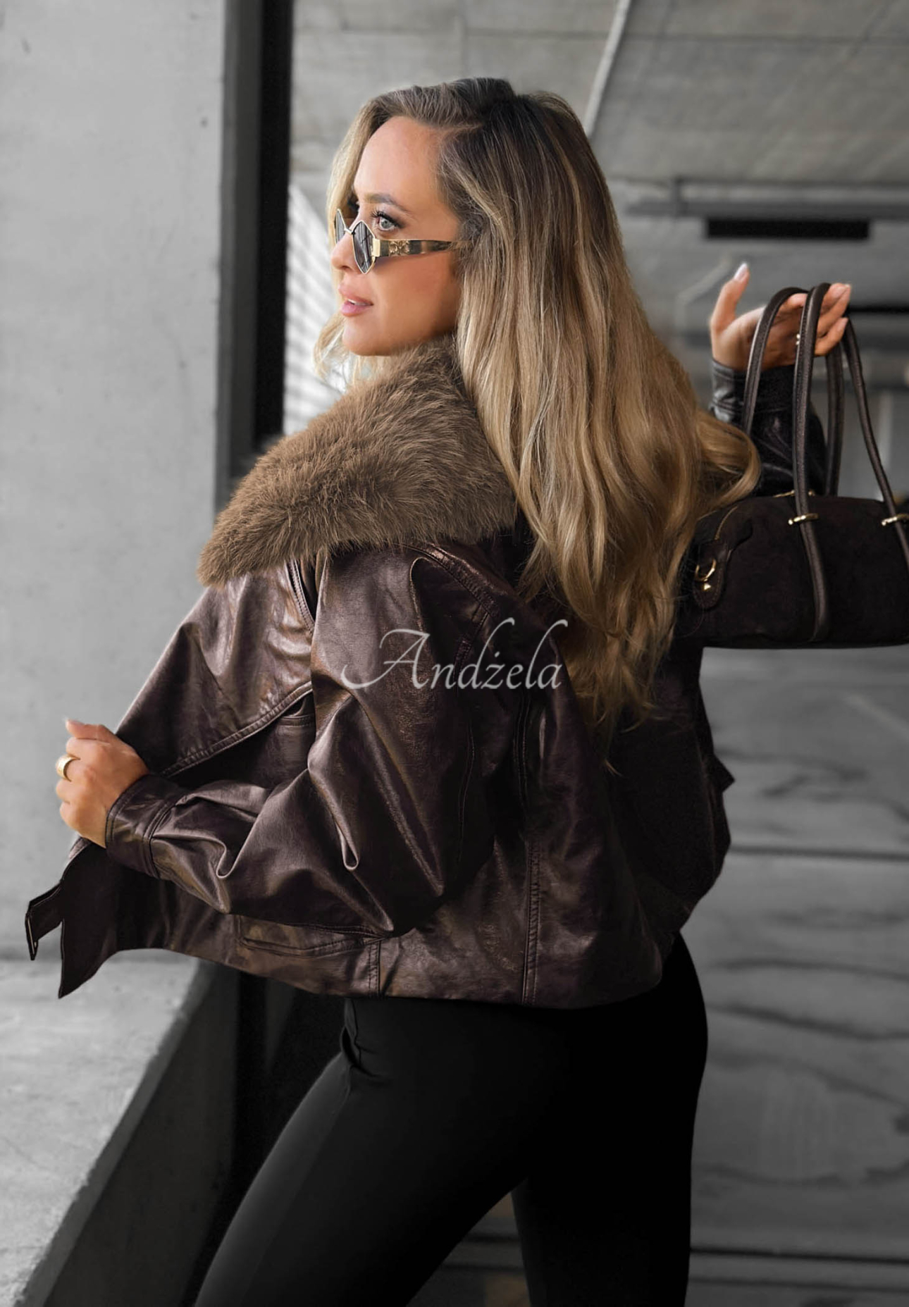 Kurze Jacke aus Lederimitat mit Kunstfell Fancy Cold Schokoladenbraun