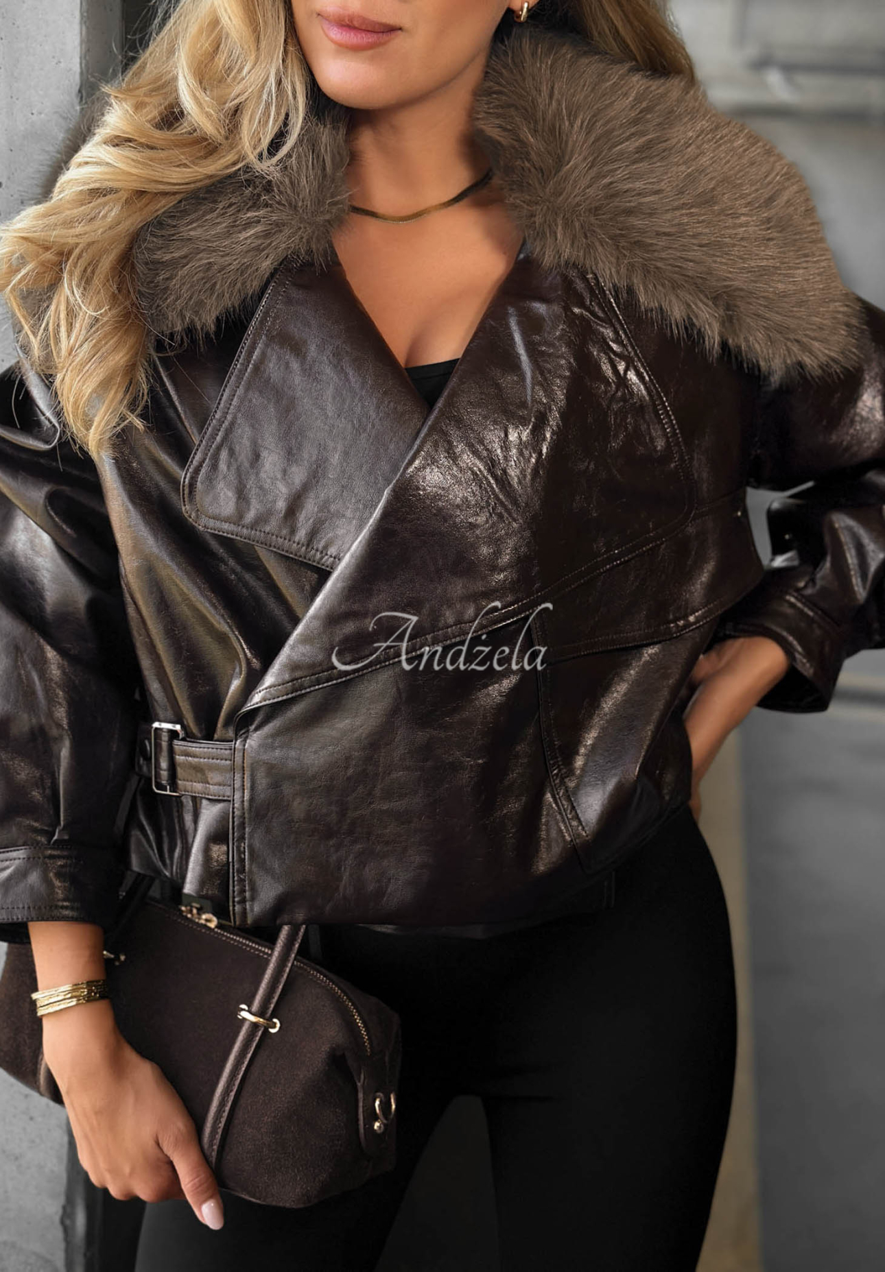 Kurze Jacke aus Lederimitat mit Kunstfell Fancy Cold Schokoladenbraun