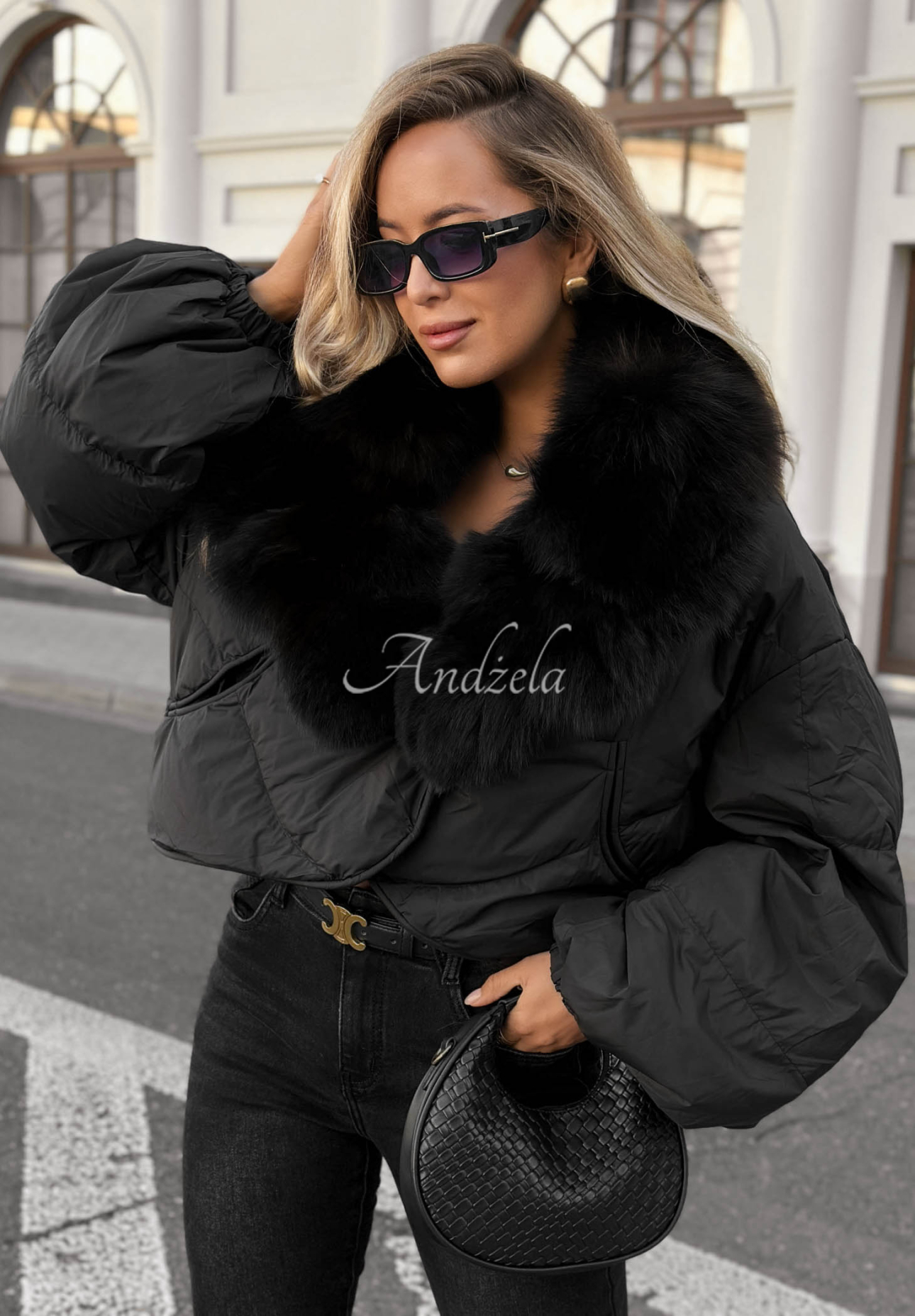 Kurze Daunenjacke mit Fell Snow Thanks schwarz
