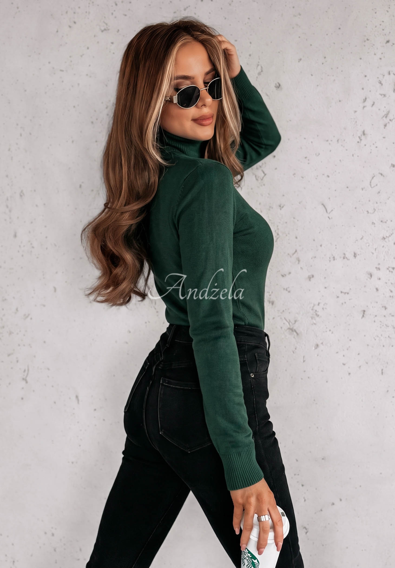 Figurnaher Rollkragenpullover Solange Flaschengrün