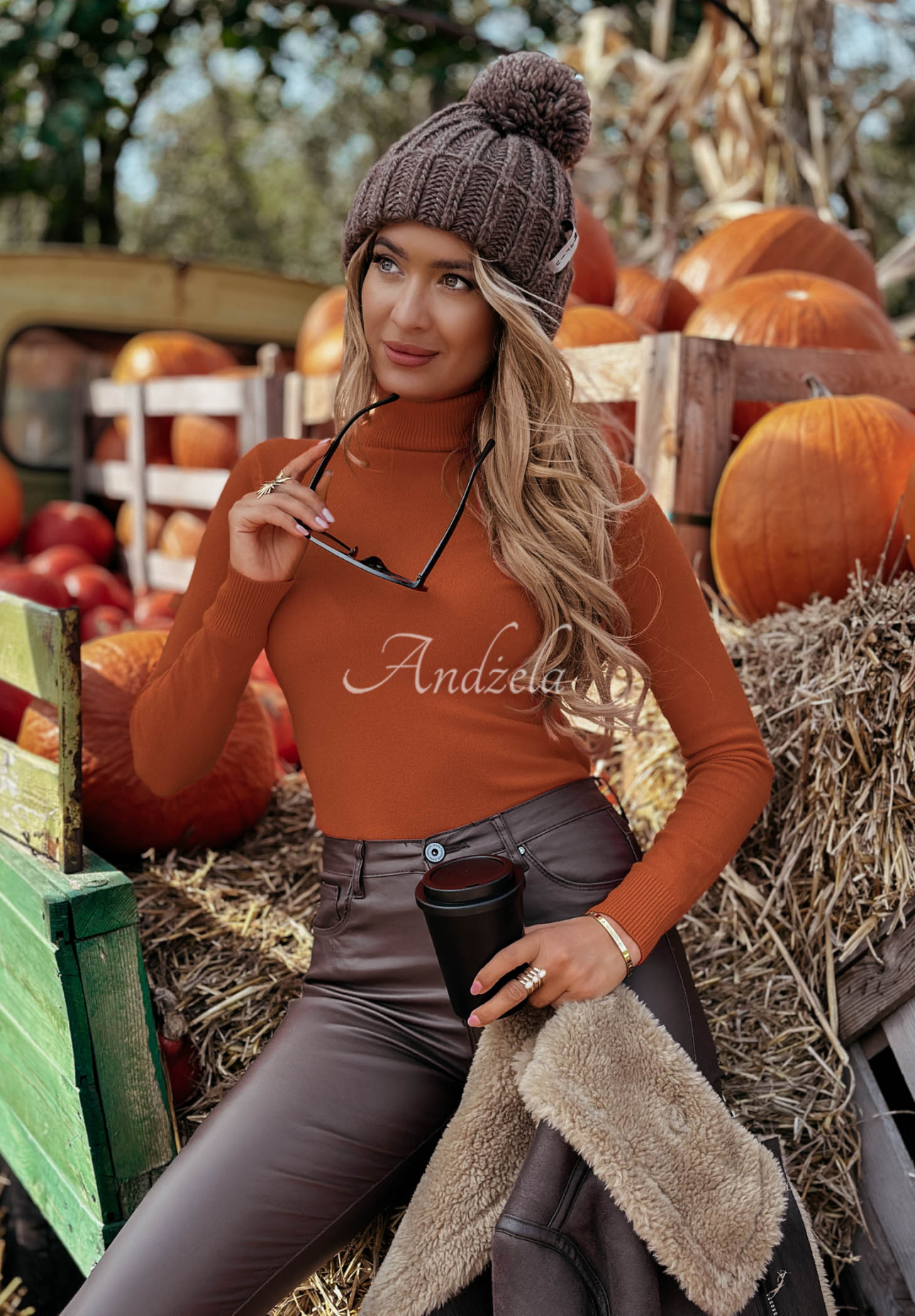 Figurnaher Rollkragenpullover Solange Orange II