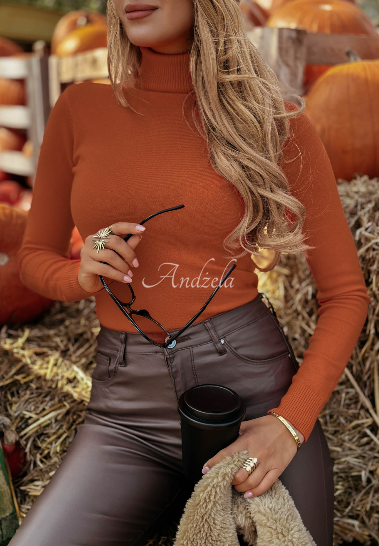 Figurnaher Rollkragenpullover Solange Orange II