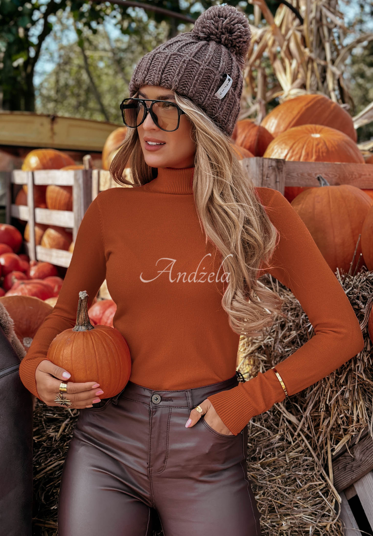 Figurnaher Rollkragenpullover Solange Orange II