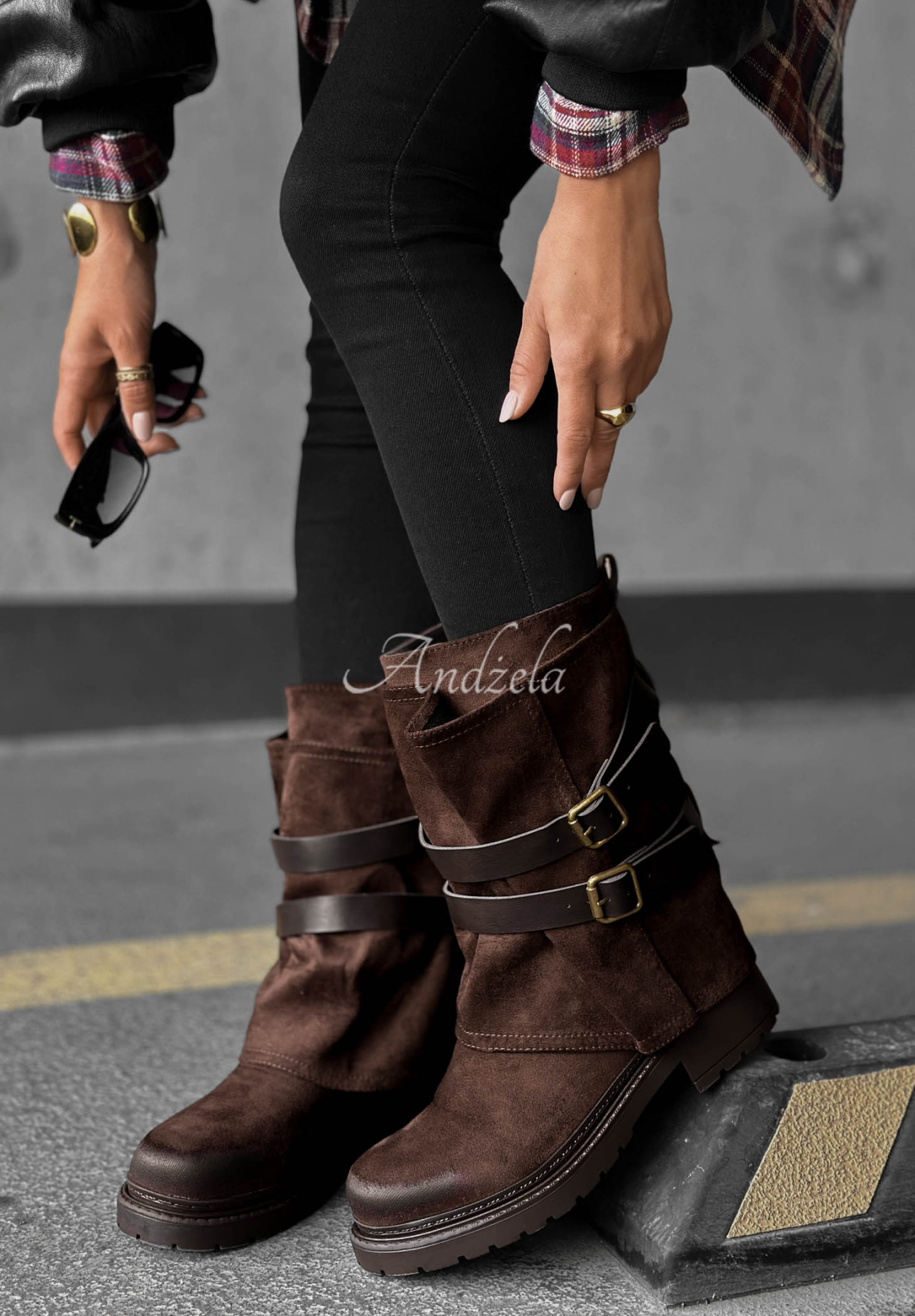 Stiefeletten aus Wildlederimitat mit Riemen Faded Sky Schokoladenbraun