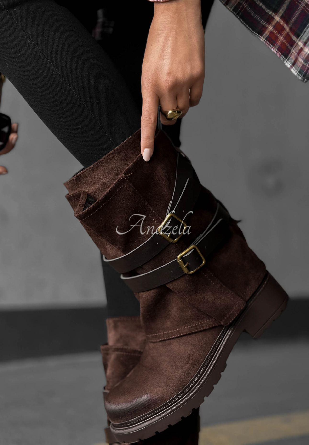 Stiefeletten aus Wildlederimitat mit Riemen Faded Sky Schokoladenbraun
