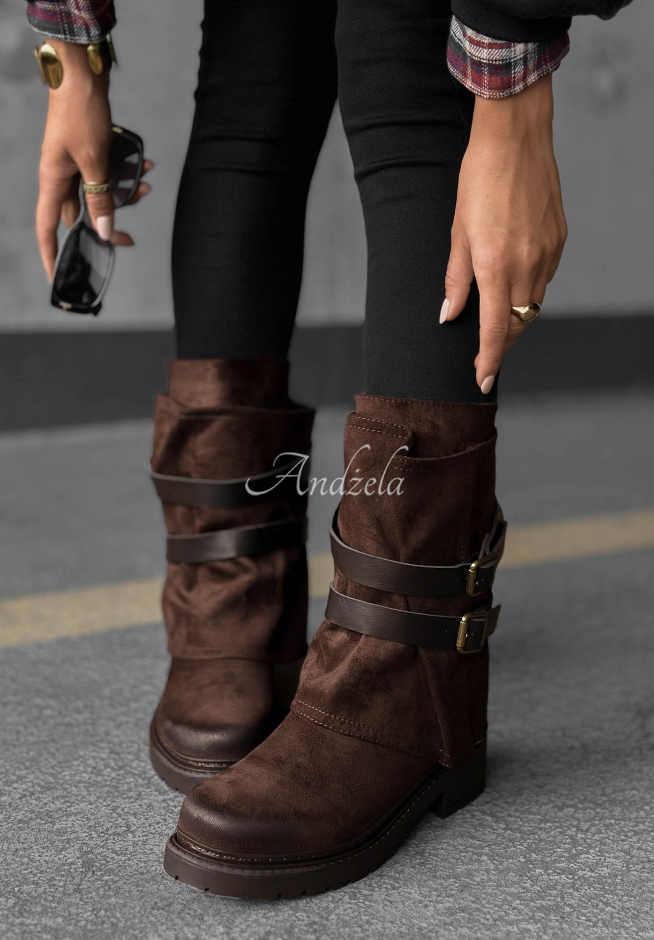 Stiefeletten aus Wildlederimitat mit Riemen Faded Sky Schokoladenbraun