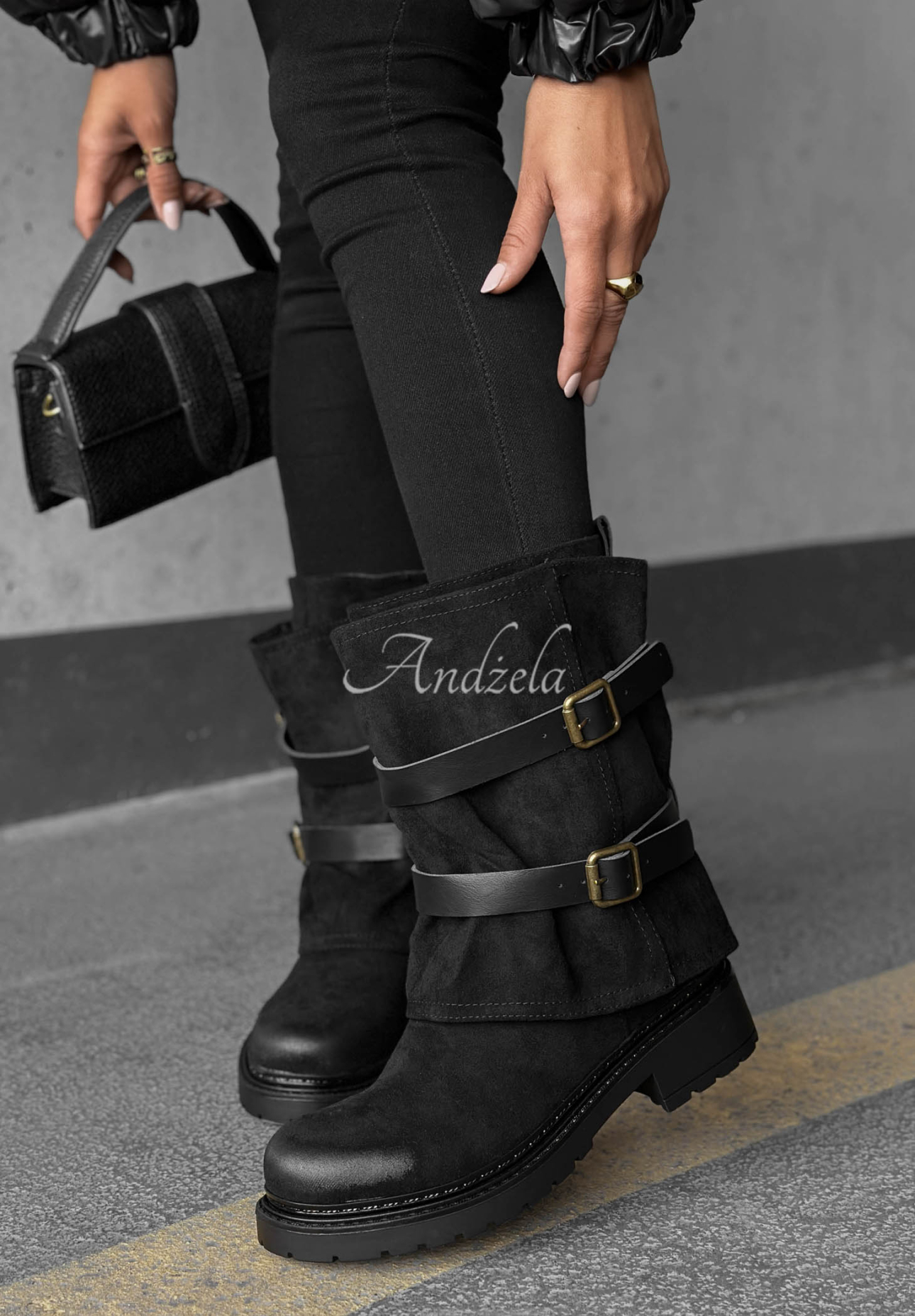 Stiefeletten aus Wildlederimitat mit Riemen Faded Sky Schwarz