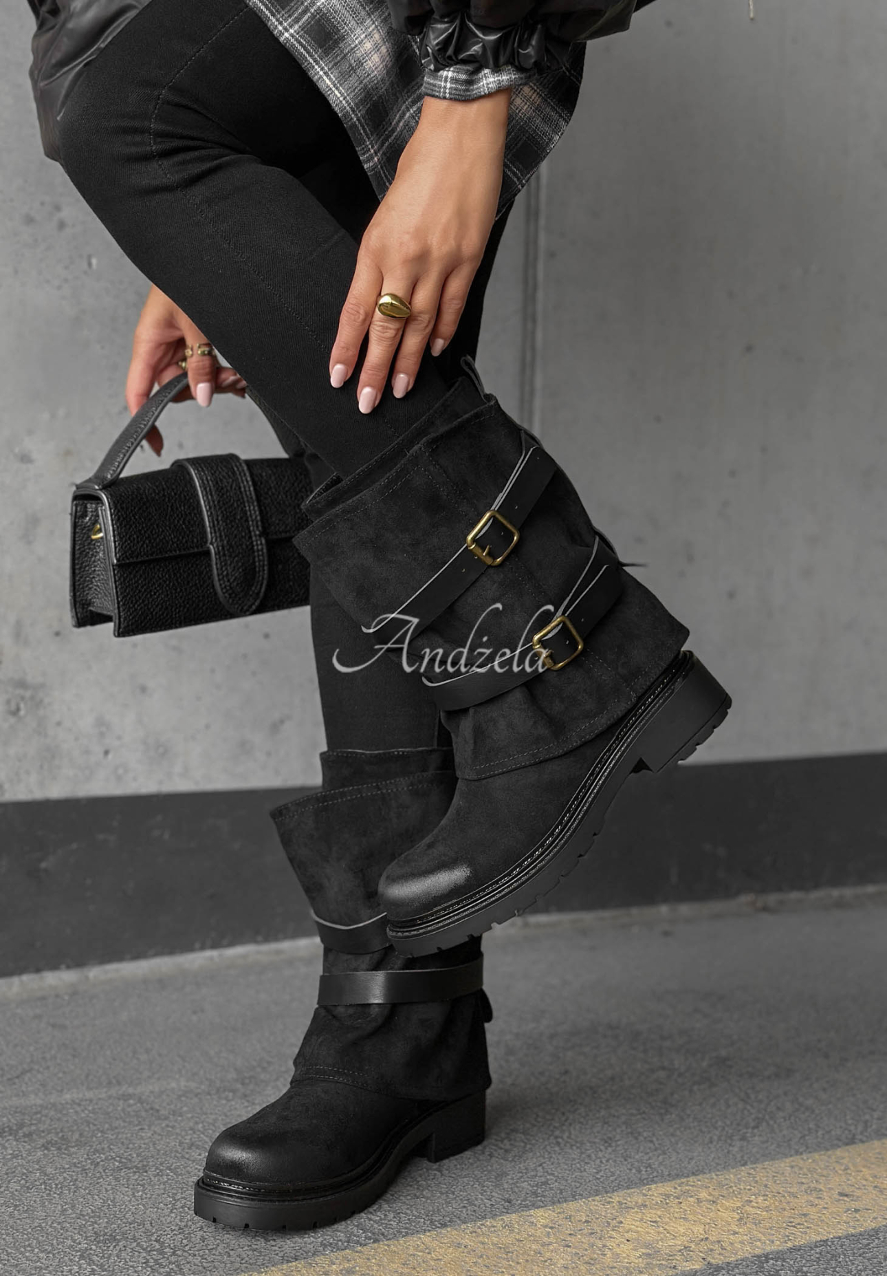 Stiefeletten aus Wildlederimitat mit Riemen Faded Sky Schwarz