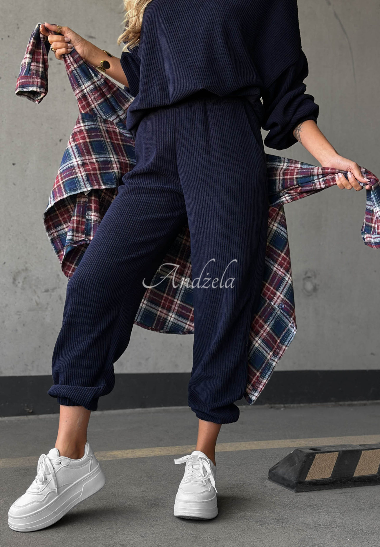 Cord-Set Sweatshirt mit Kapuze und Hose aus Baumwolle Quiet Confidence Dunkelblau