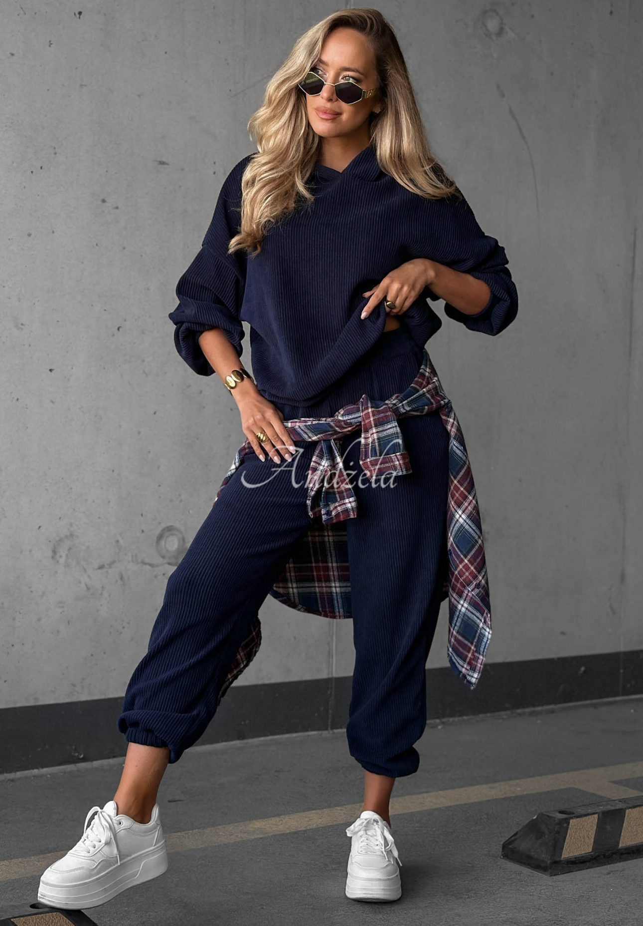 Cord-Set Sweatshirt mit Kapuze und Hose aus Baumwolle Quiet Confidence Dunkelblau