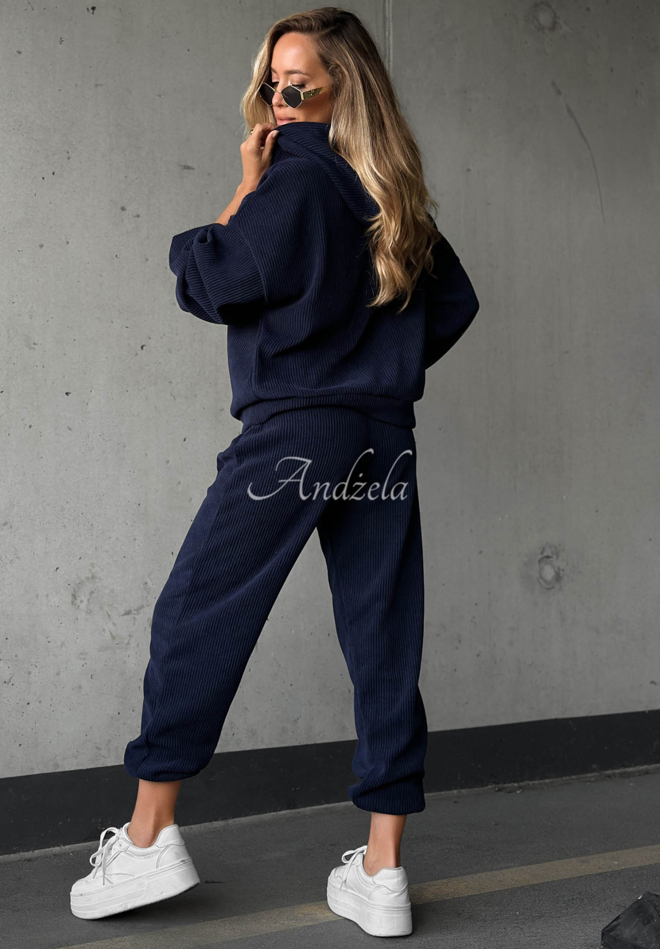 Cord-Set Sweatshirt mit Kapuze und Hose aus Baumwolle Quiet Confidence Dunkelblau