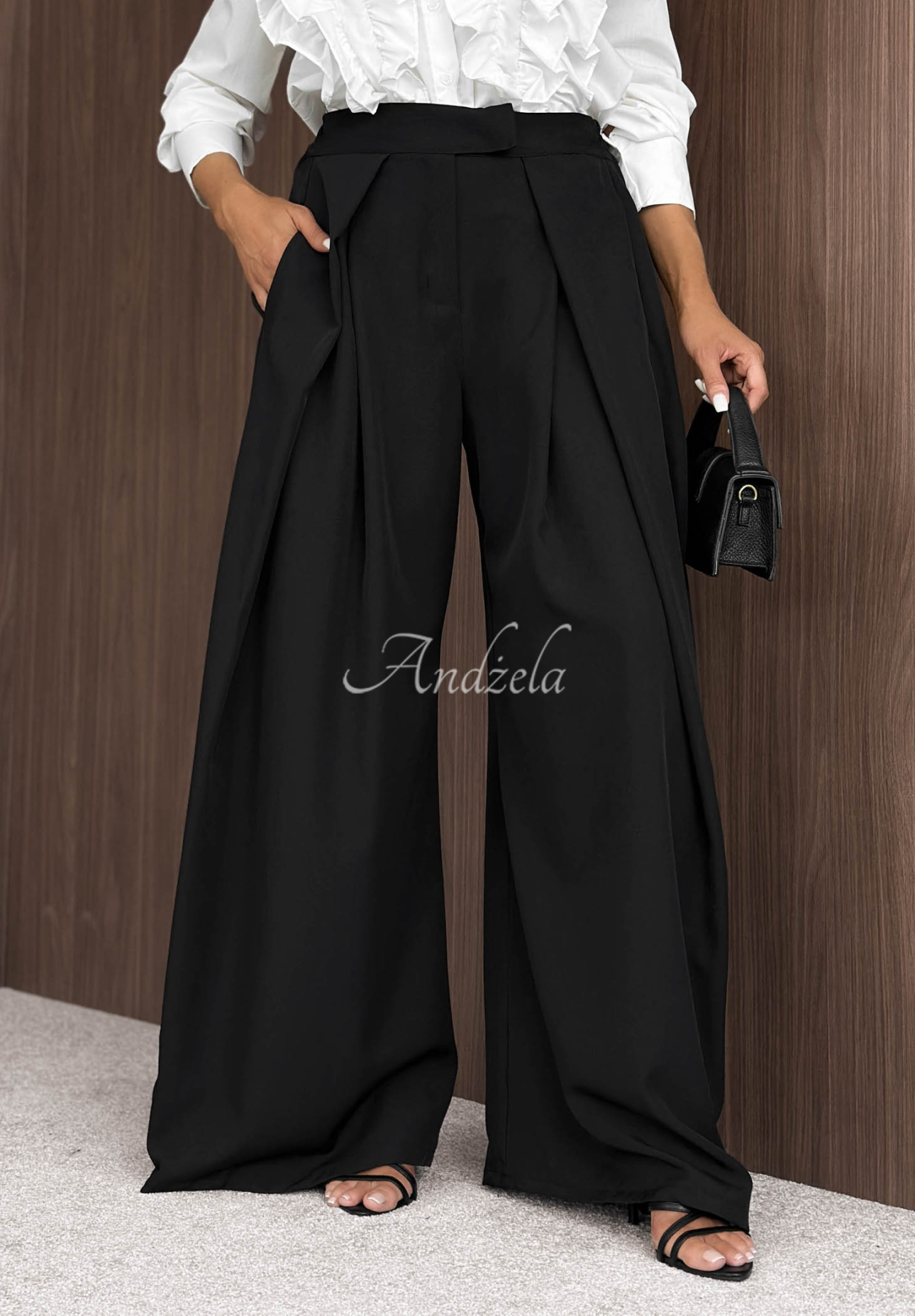 Weit geschnittene Stoffhose mit Falten Cloudy Elegance Schwarz