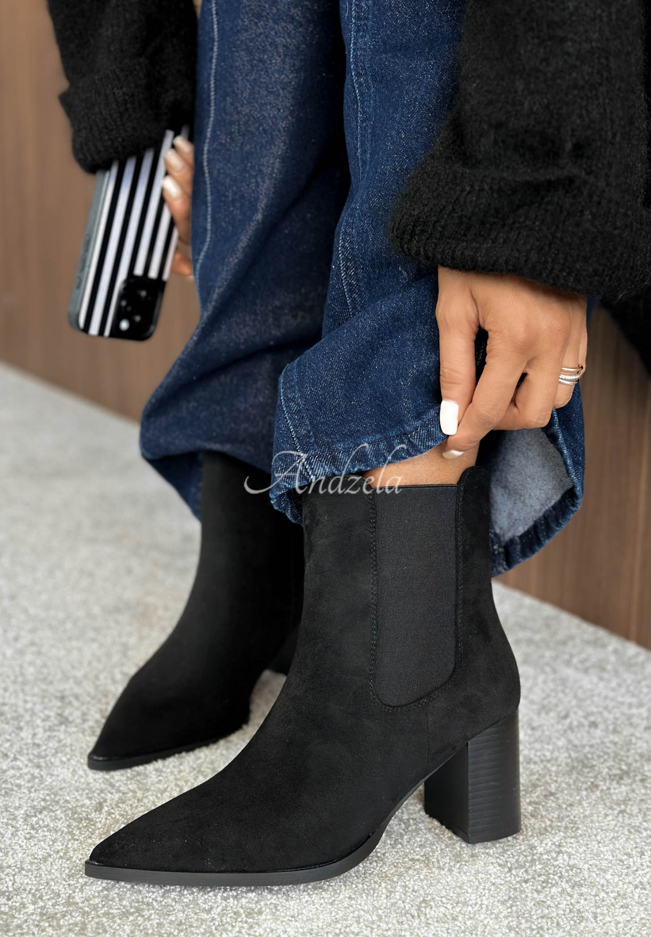 Stiefeletten aus Wildleder mit spitzer Zehenpartie Spiced Latte Schwarz