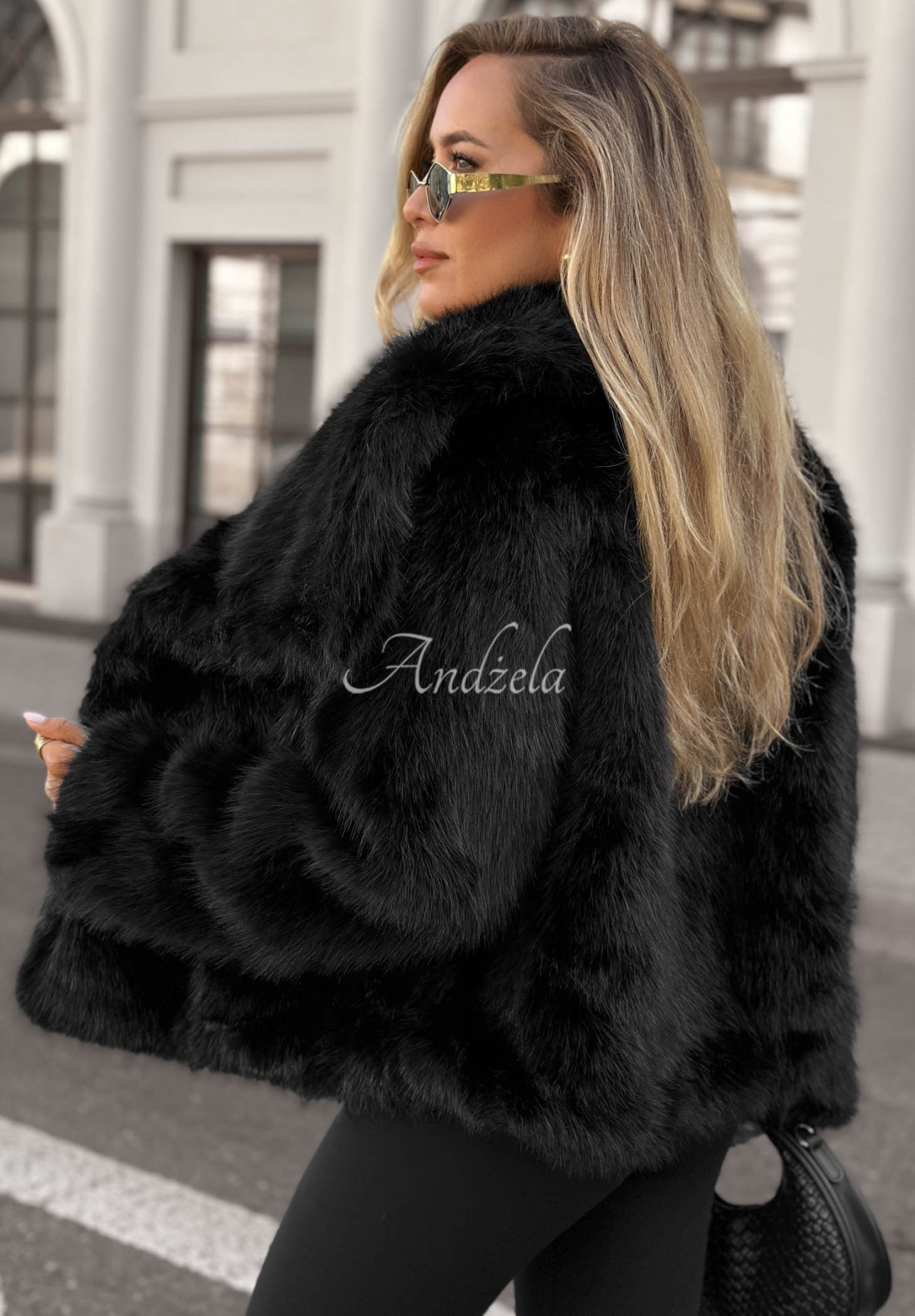 Kurzer Pelzmantel mit Kragen Soft October Schwarz