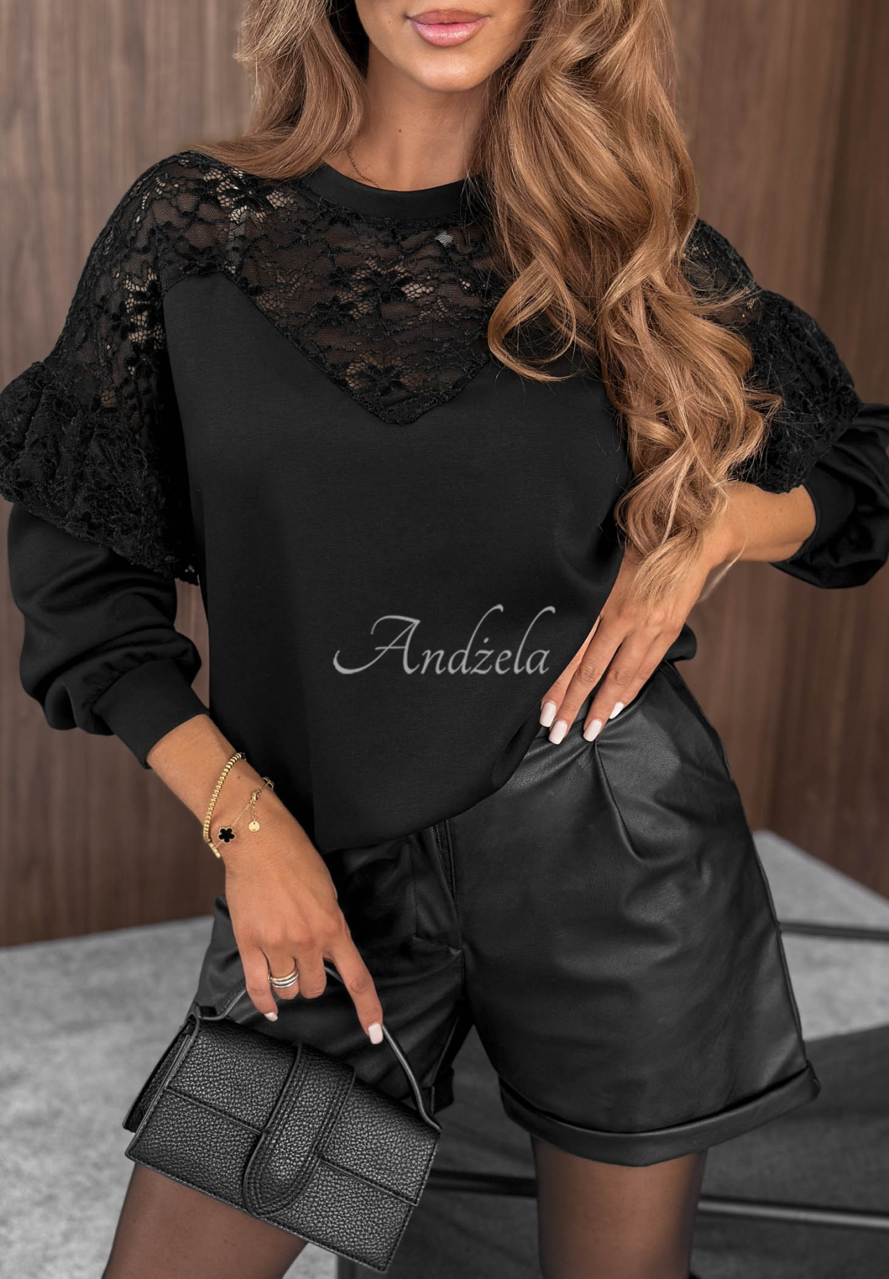 Sweatshirt mit Spitzeneinsätzen Soft Vibes Schwarz