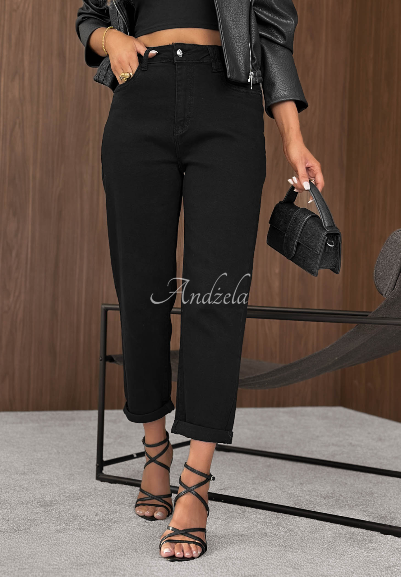 Mom-Jeans mit Gürtel Soft Fog Schwarz