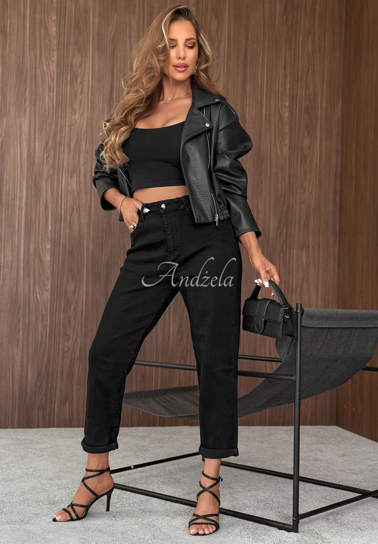 Mom-Jeans mit Gürtel Soft Fog Schwarz