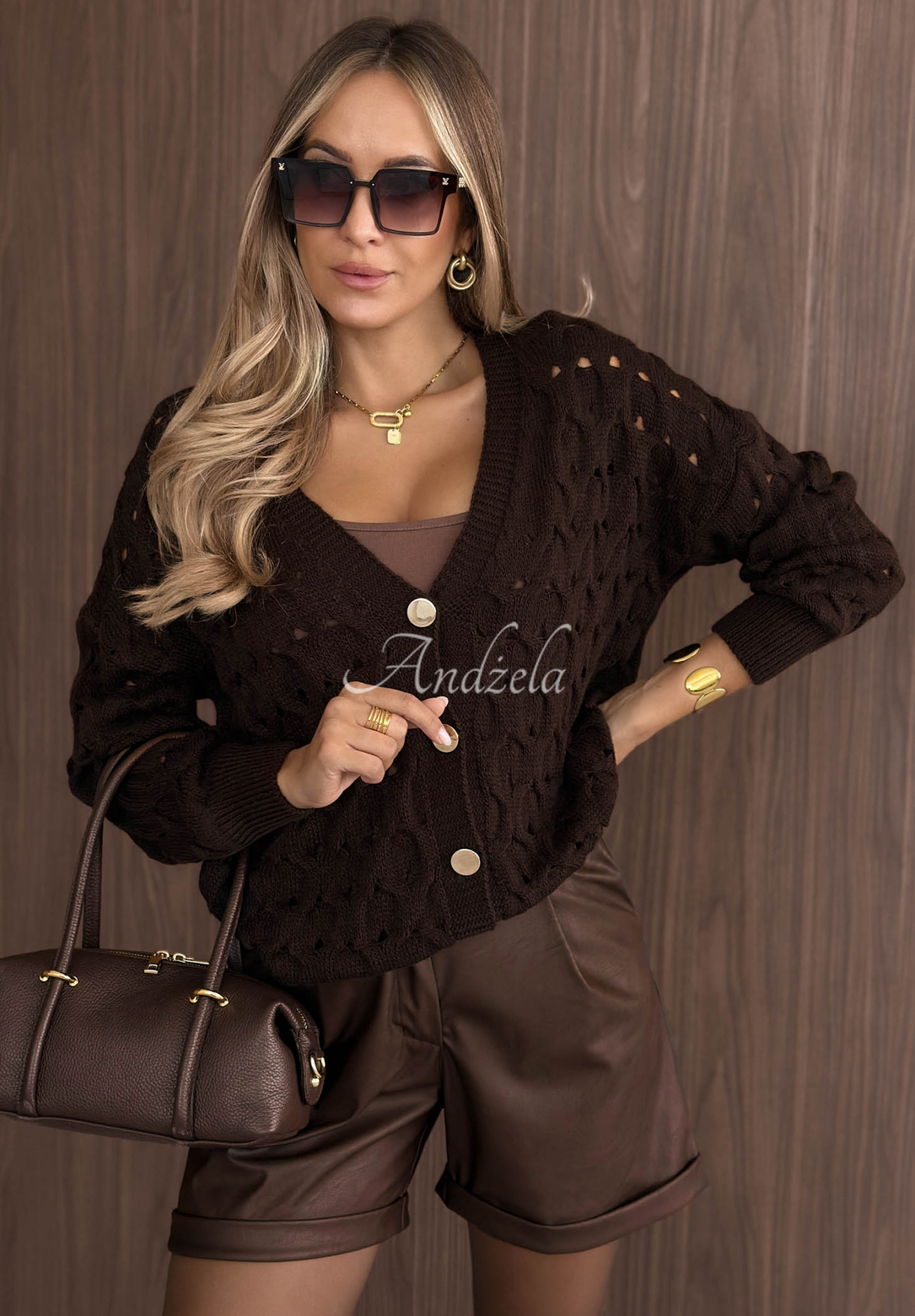 Kurzer, durchbrochener Cardigan mit Verschluss Knit Haven Schokoladenbraun