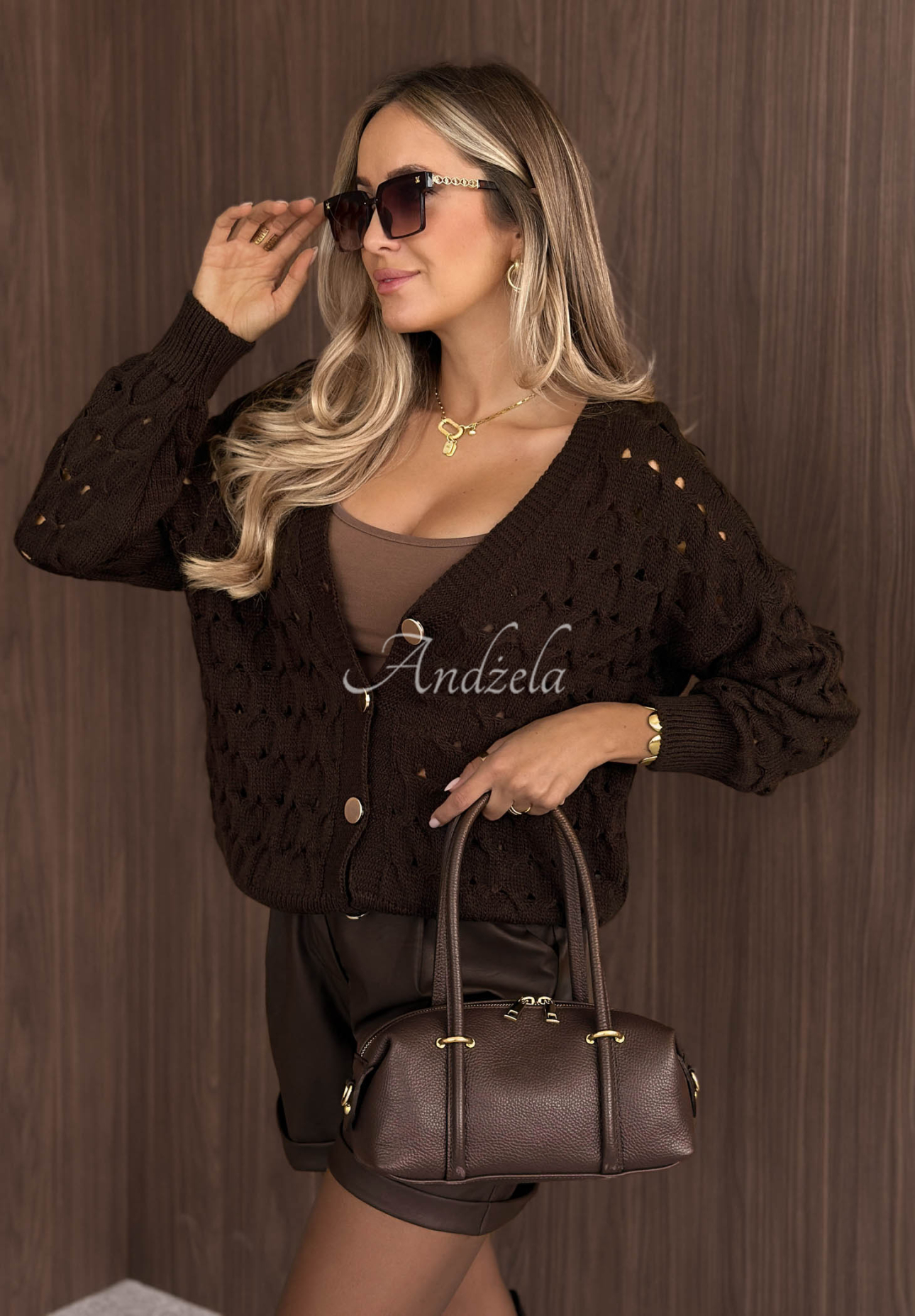 Kurzer, durchbrochener Cardigan mit Verschluss Knit Haven Schokoladenbraun