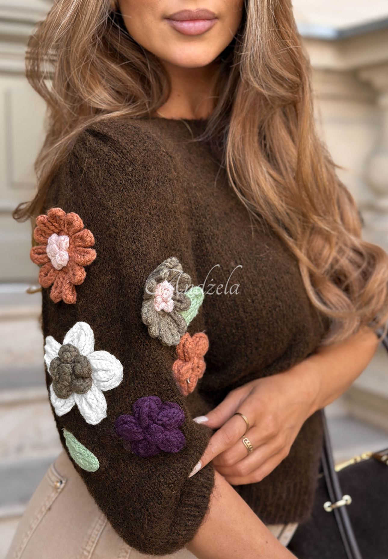 Kurzärmeliger Pullover mit Blumen Autumn Garden Schokoladenbraun