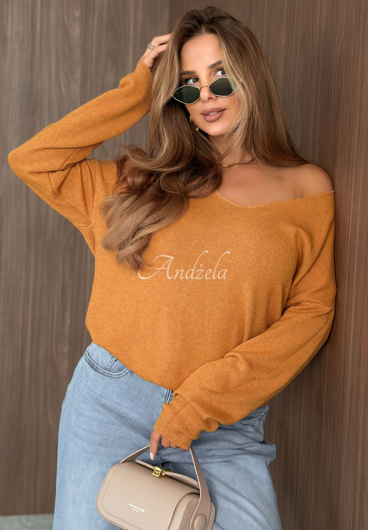 Leichter Pullover mit Ausschnitt Sensibility Senffarben