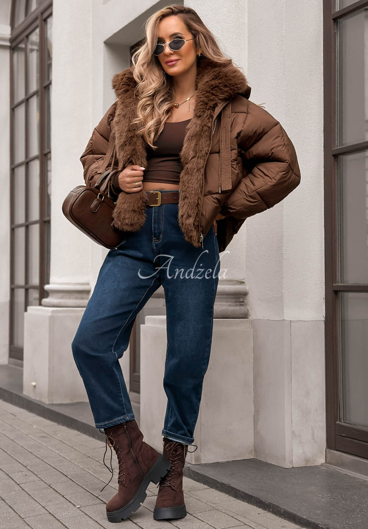 Kurze, gesteppte Jacke mit Kunstfell Frosty Darling Schokoladenbraun