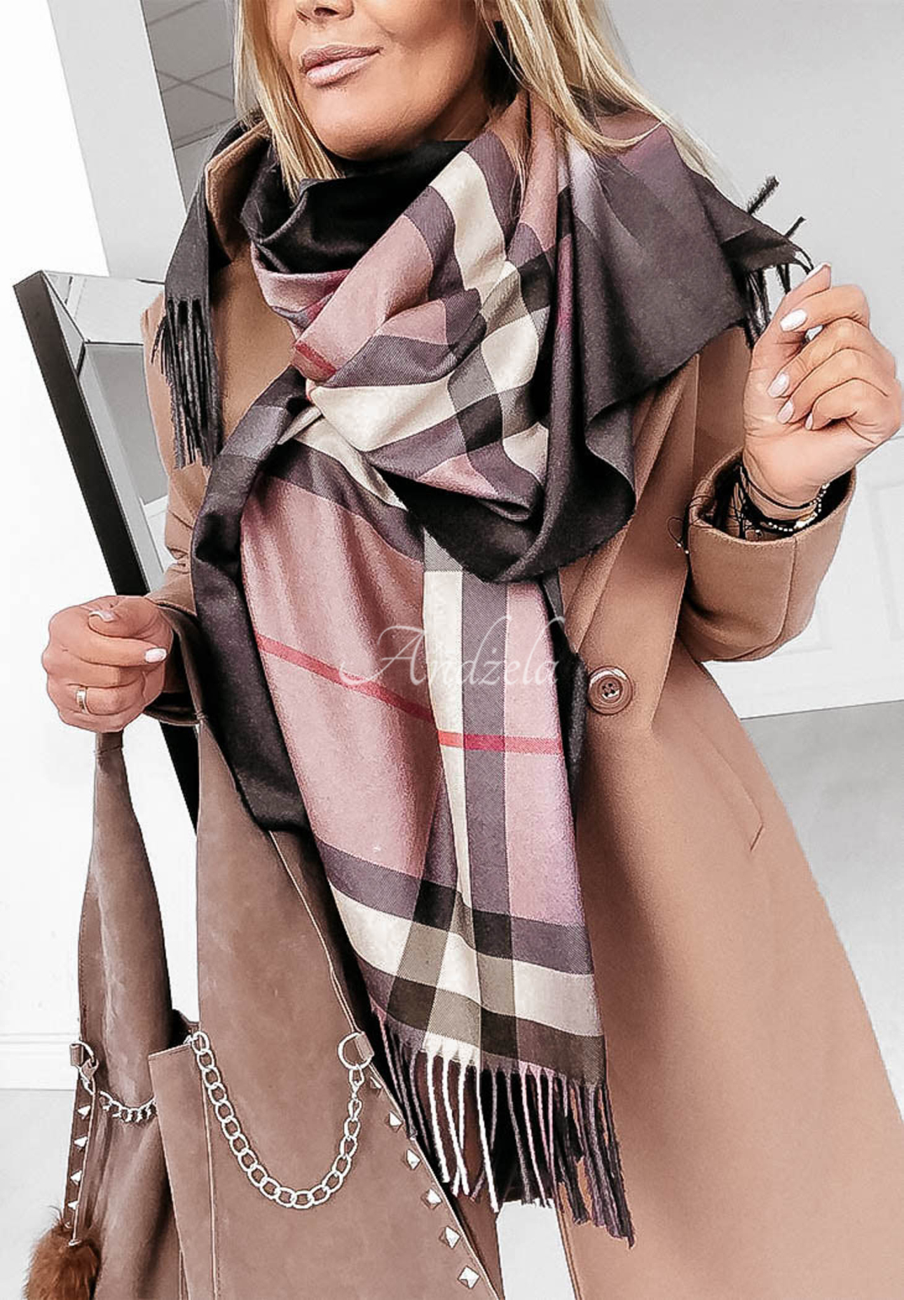 Kariert gemusterter Schal Berry Look Beige