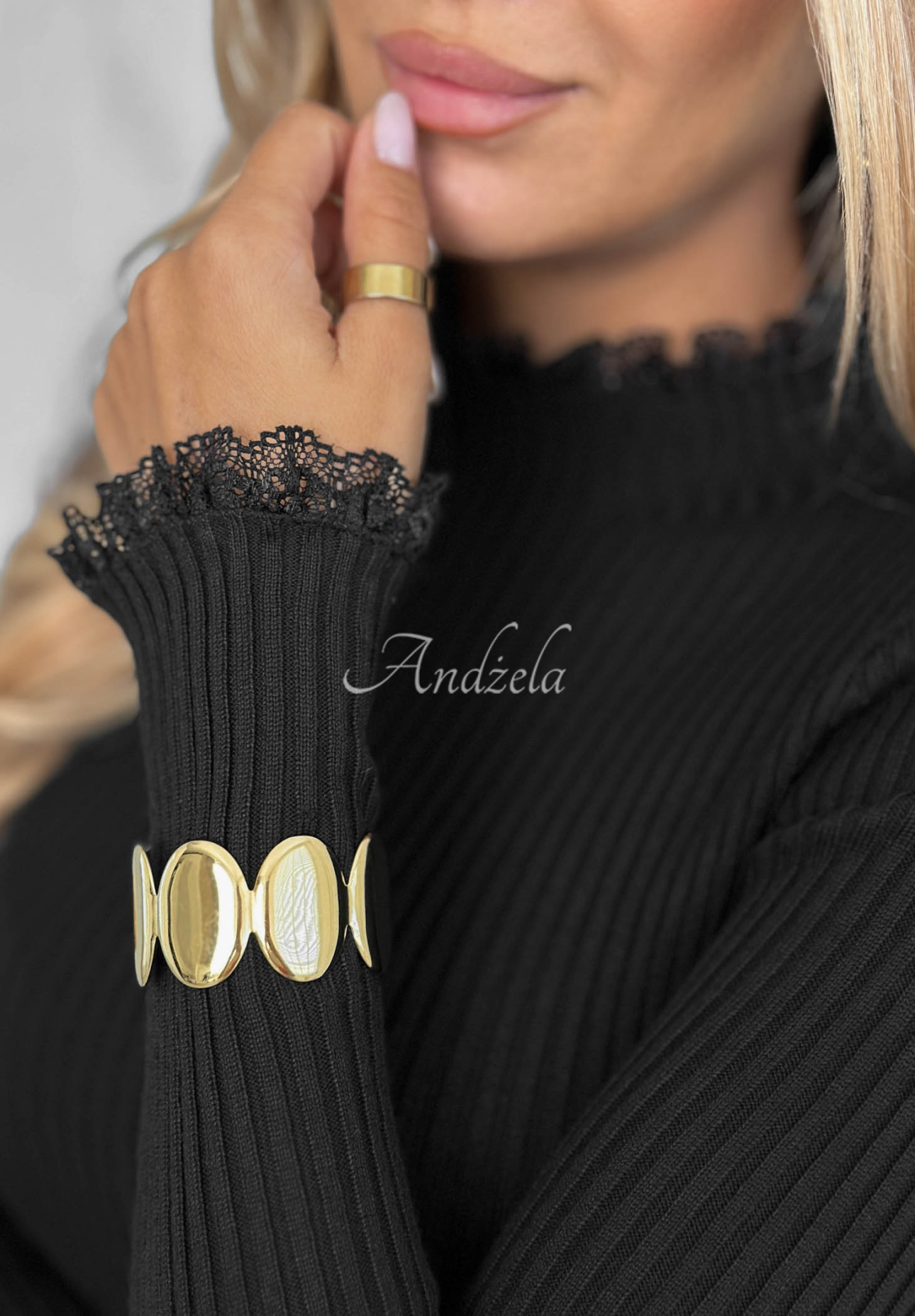 Gerippter Viskose-Pullover mit Spitze Subtle Mist Schwarz