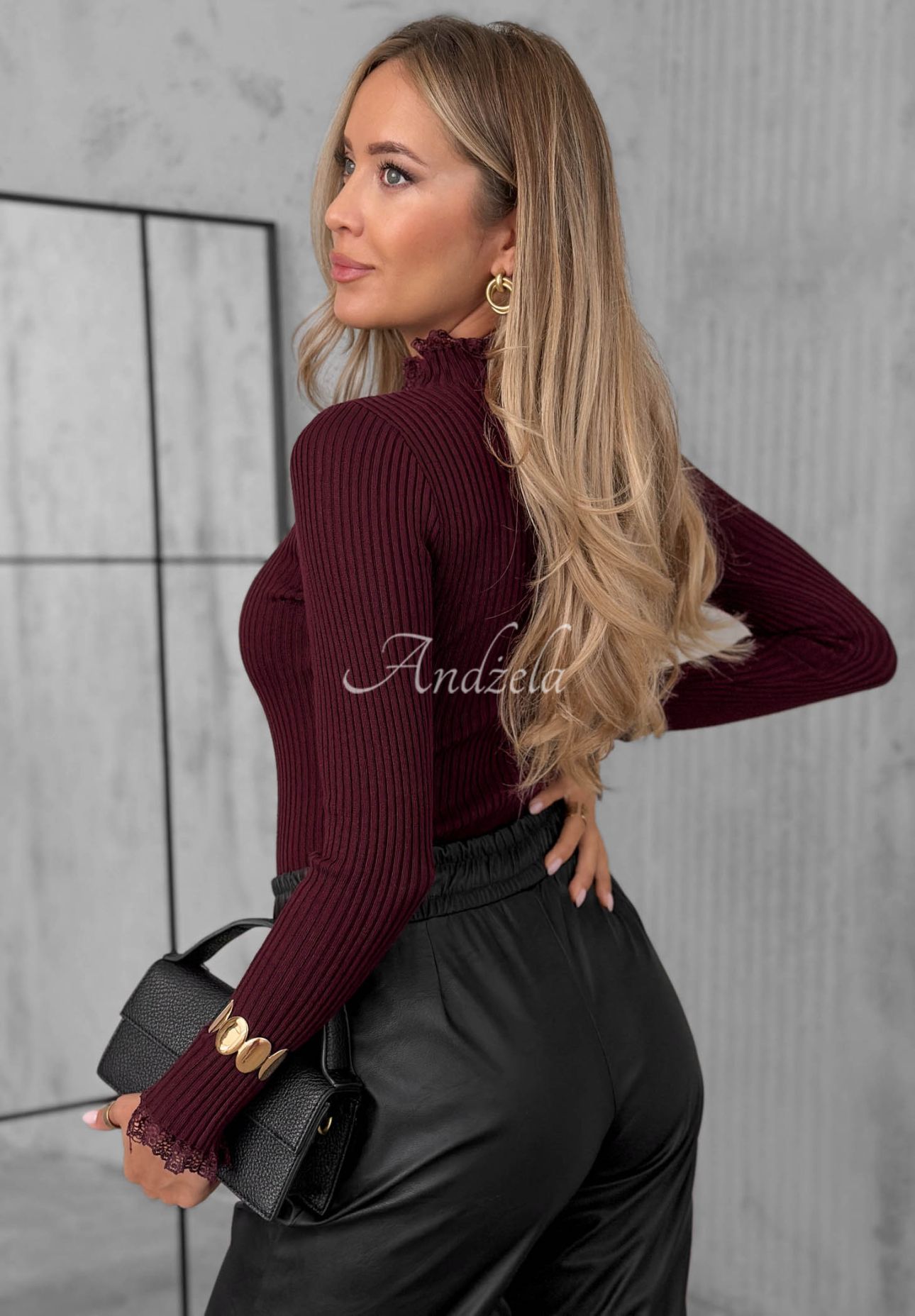 Gerippter Viskose-Pullover mit Spitze Subtle Mist Beerenfarben