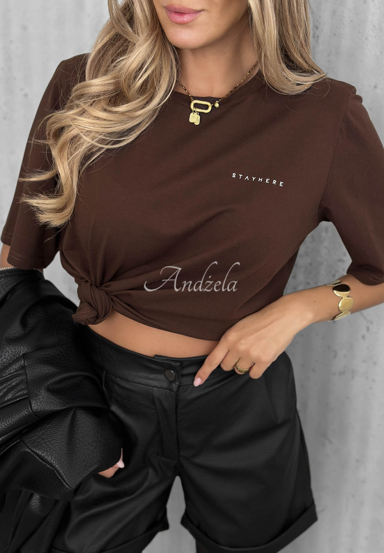Baumwoll-T-Shirt Everyday Love mit Schriftzug Schokoladenbraun