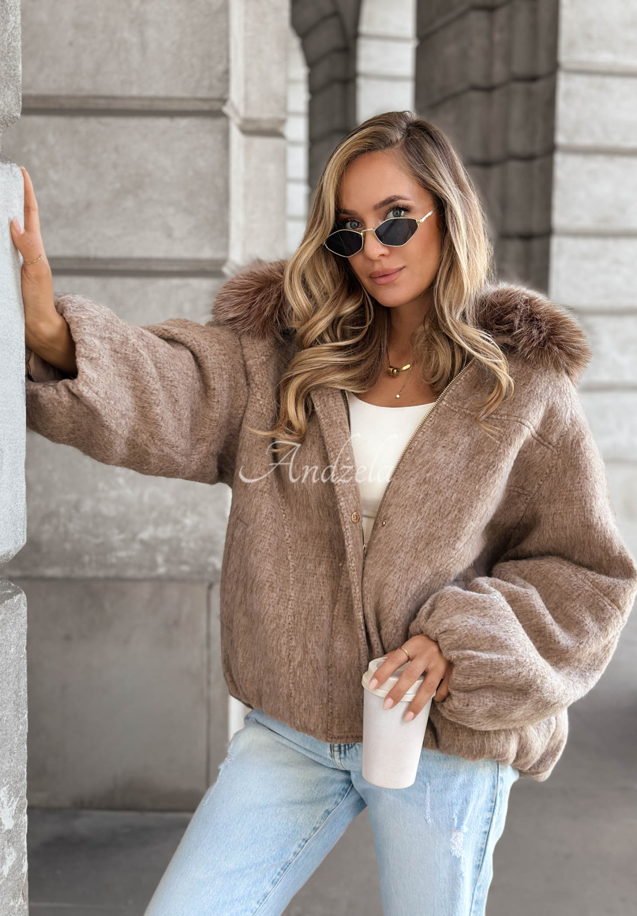 Kurze Bomberjacke aus Wolle und Pelz Cozy Story Camel