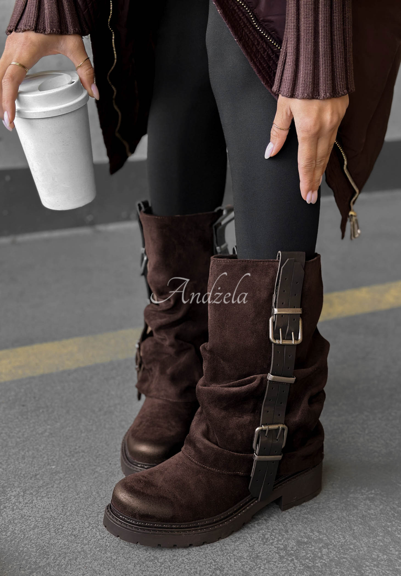 Wildleder-Bikerstiefel mit Schnallen Modern Way Schokoladenbraun