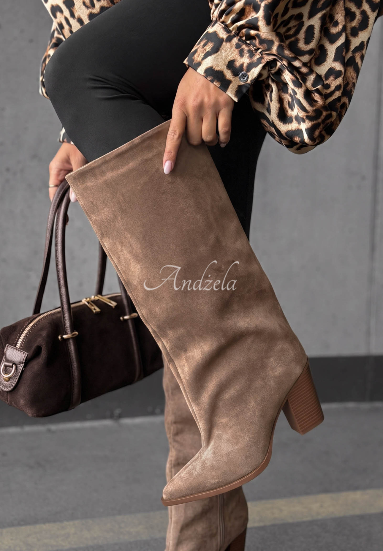 Lange Wildlederstiefel mit Blockabsatz Fall Style Beige