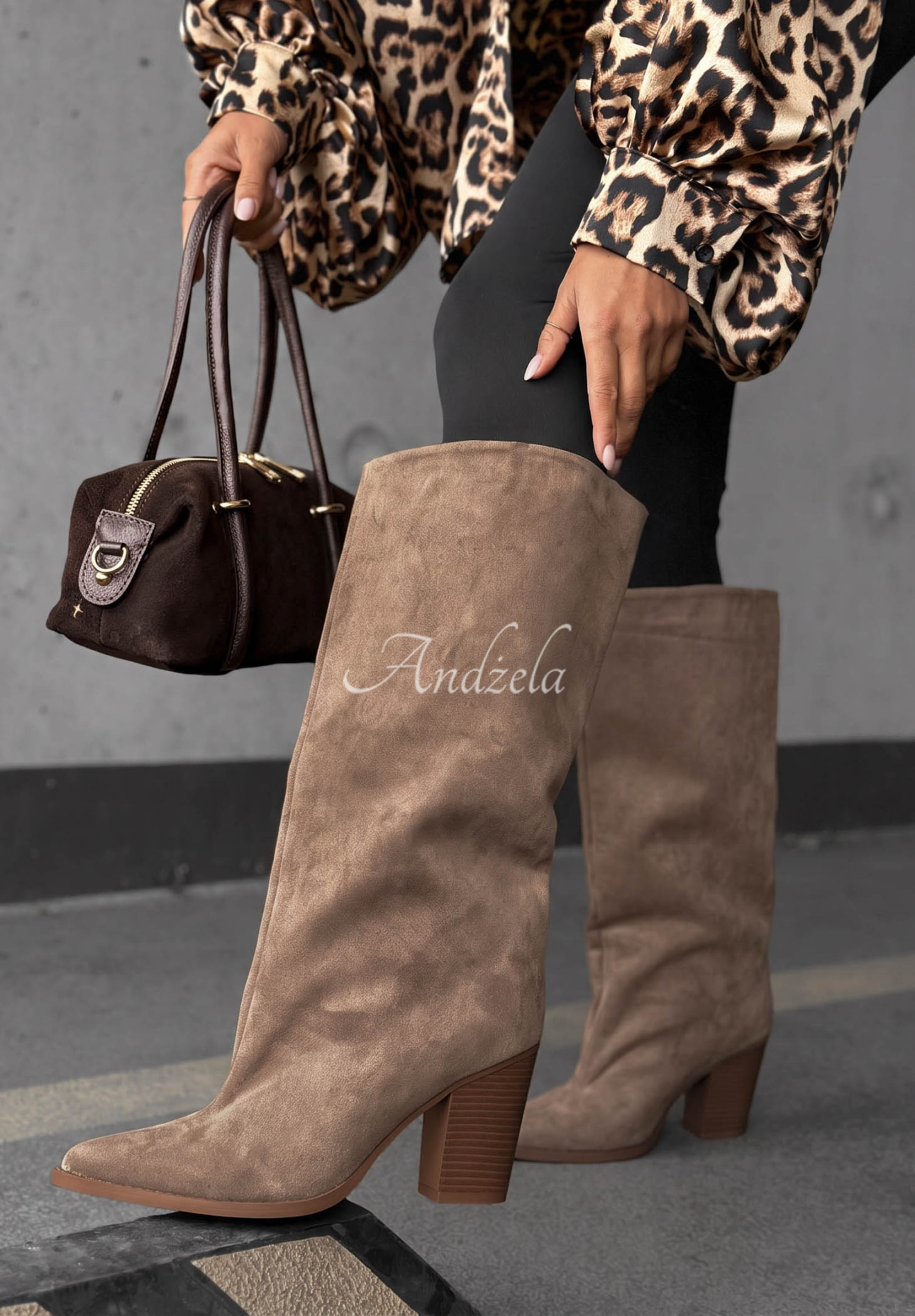 Lange Wildlederstiefel mit Blockabsatz Fall Style Beige