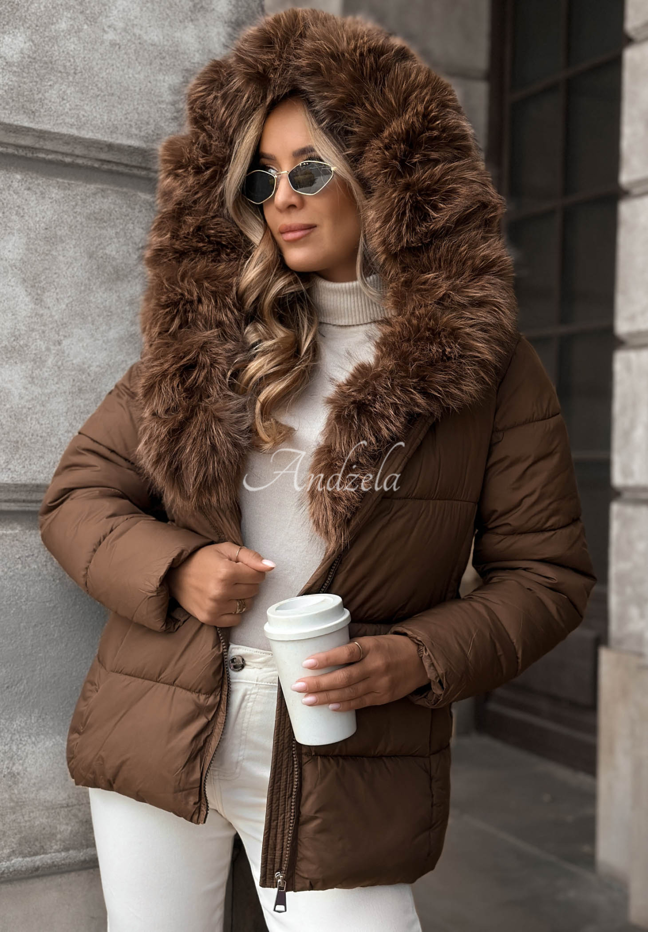 Kurze, gesteppte Jacke mit Kunstfell Frost Edge Schokoladenbraun