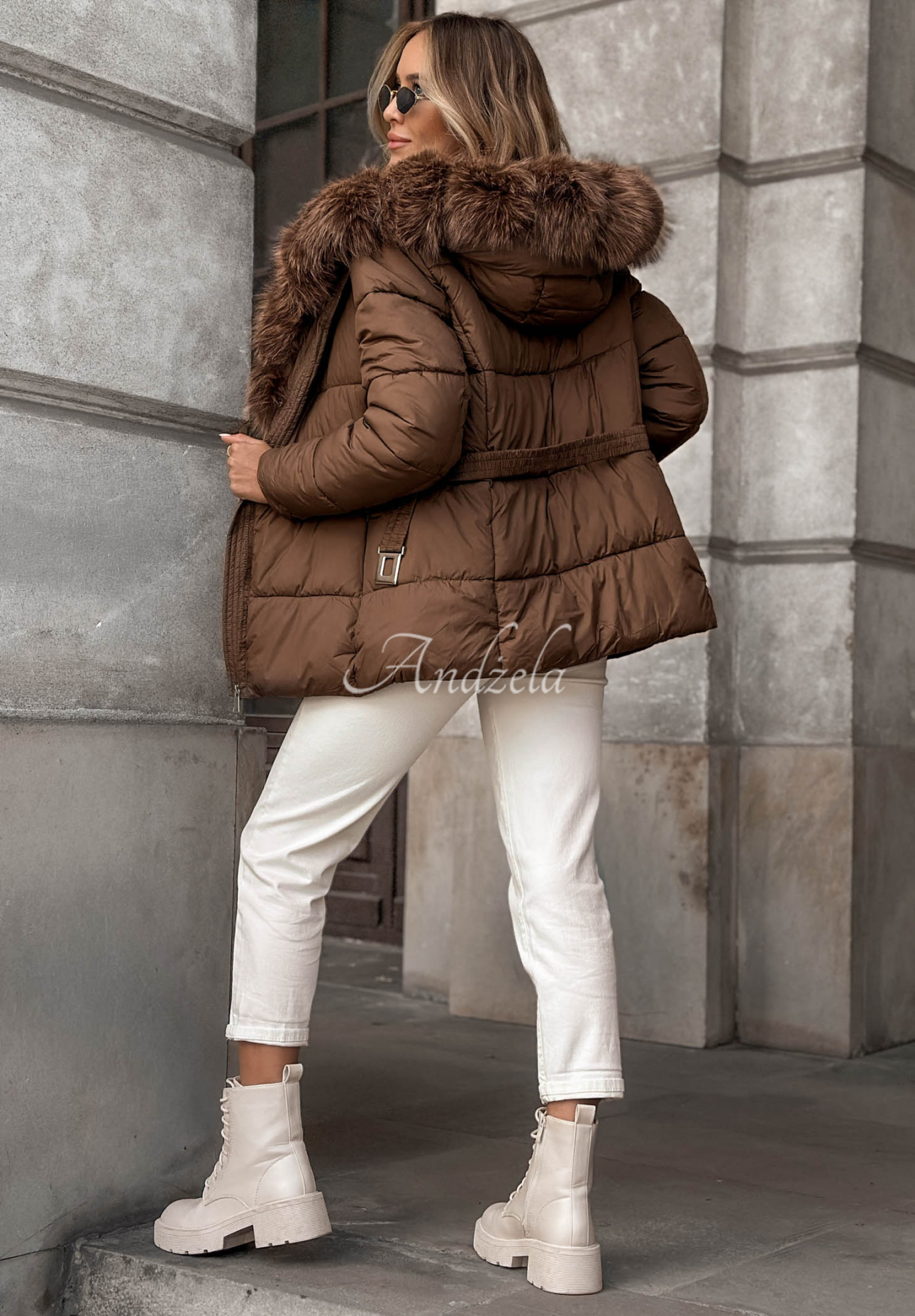 Kurze, gesteppte Jacke mit Kunstfell Frost Edge Schokoladenbraun
