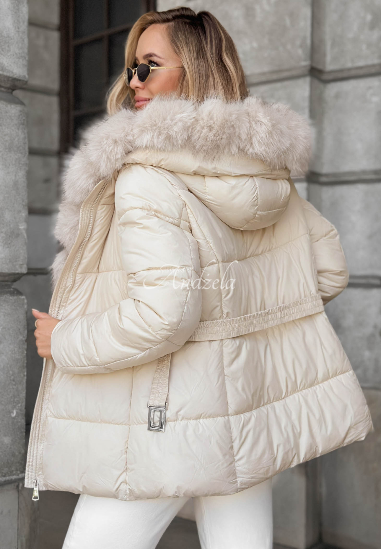 Kurze, gesteppte Jacke mit Kunstfell Frost Edge Hell Beige