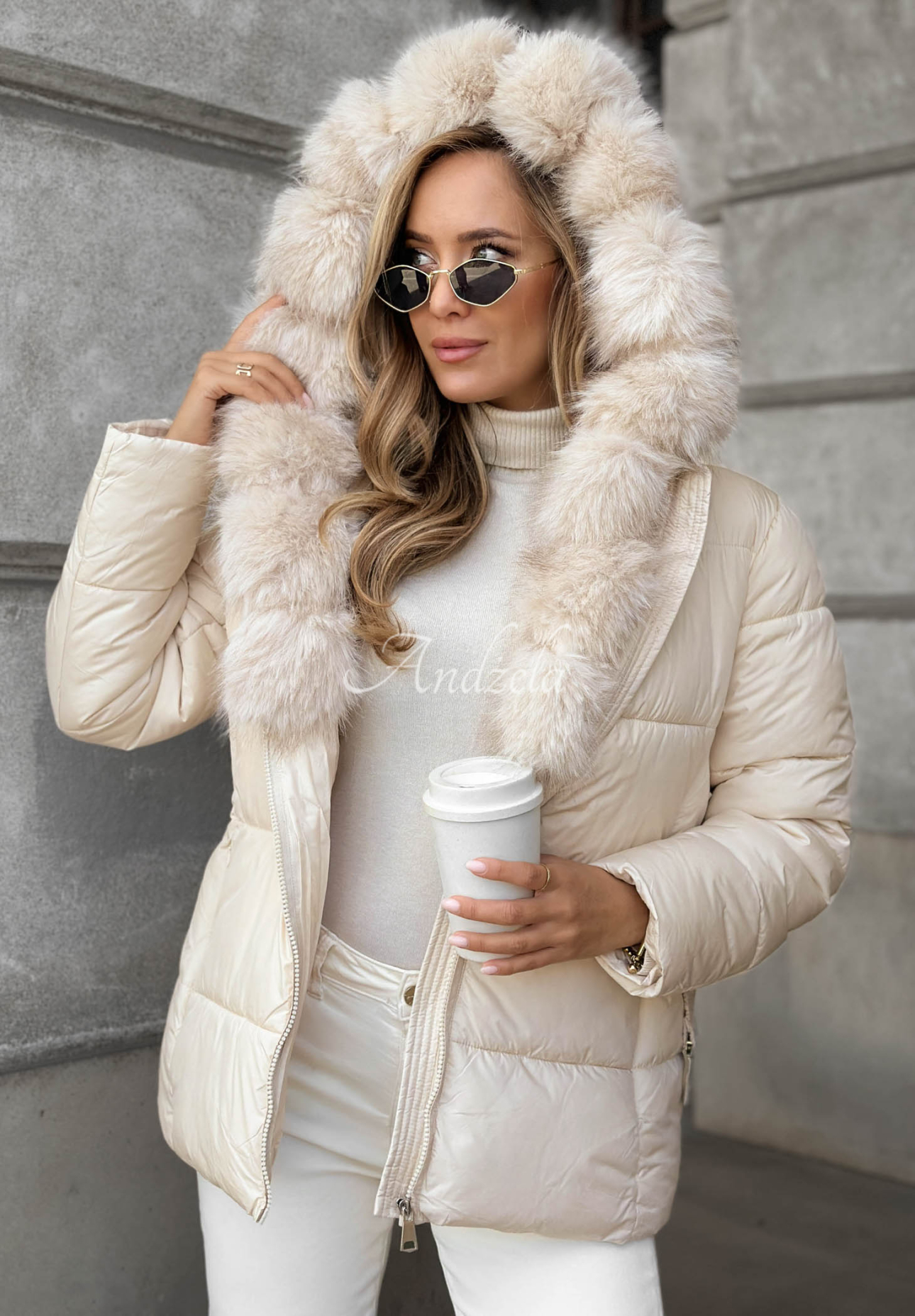 Kurze, gesteppte Jacke mit Kunstfell Frost Edge Hell Beige