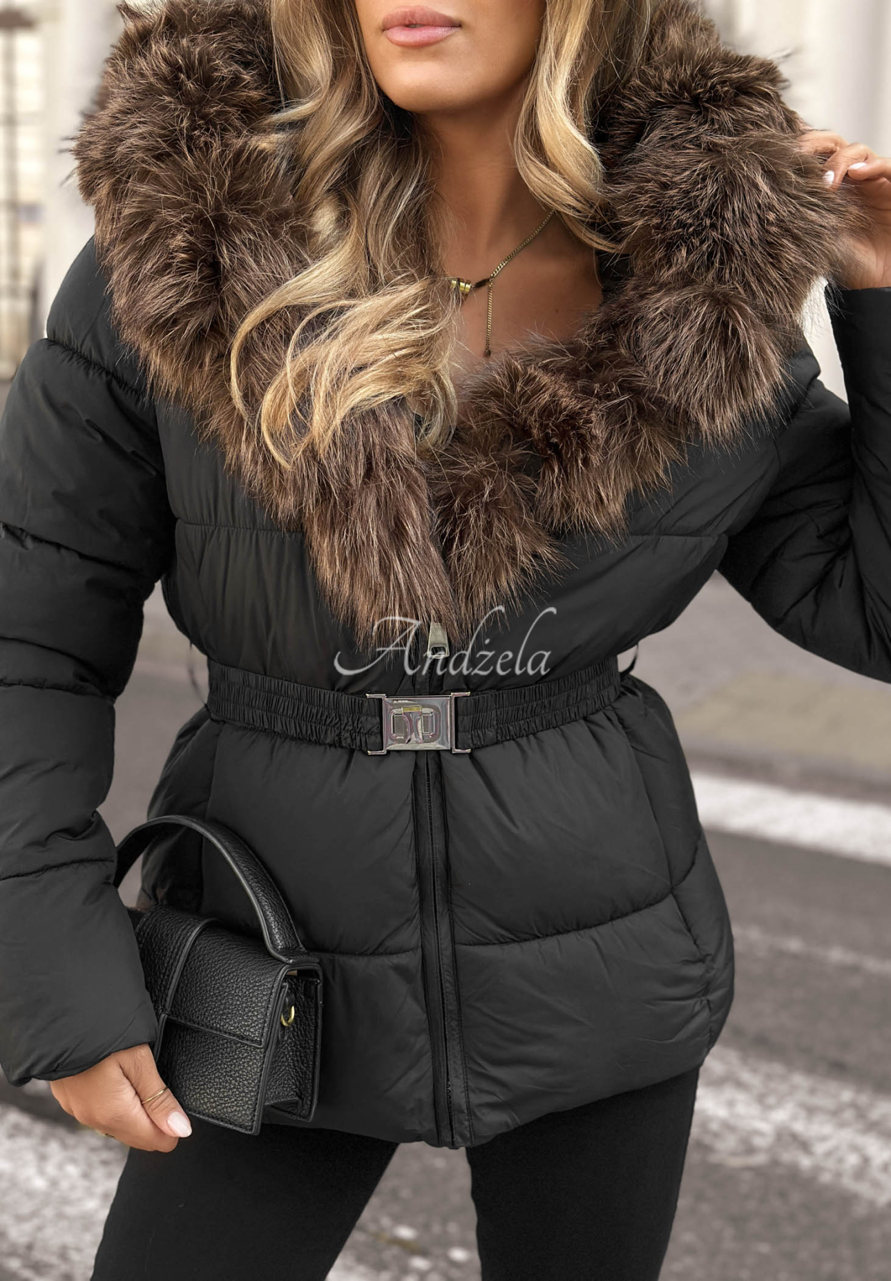 Kurze, gesteppte Jacke mit Kunstfell Frost Edge Schwarz