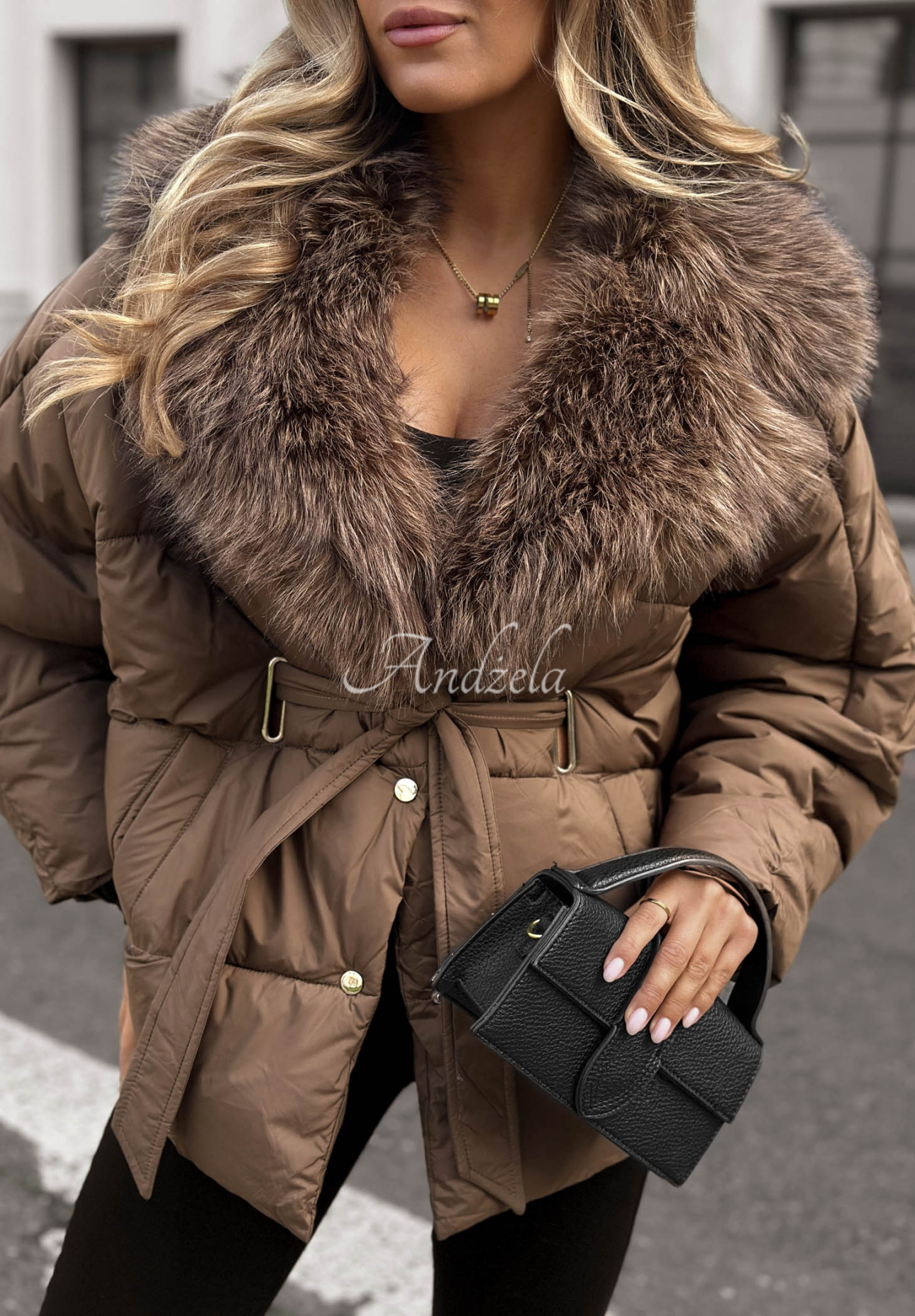 Gesteppte Jacke mit Kunstfell und Gürtel Cinnamon Touch Schokoladenbraun