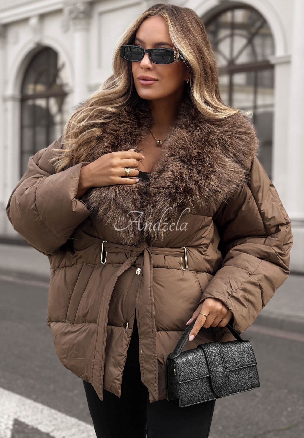 Gesteppte Jacke mit Kunstfell und Gürtel Cinnamon Touch Schokoladenbraun